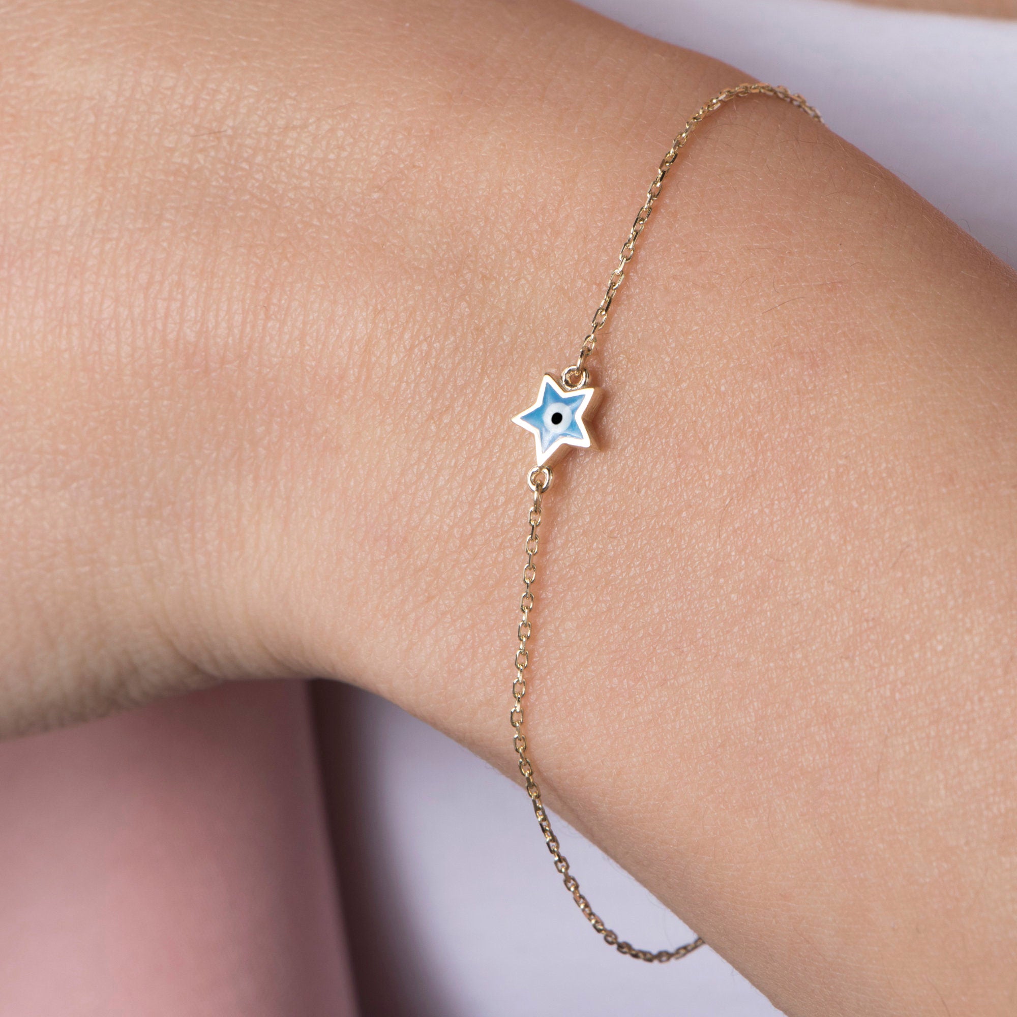 Minimal Star Protection Bracelet in 14K Gold