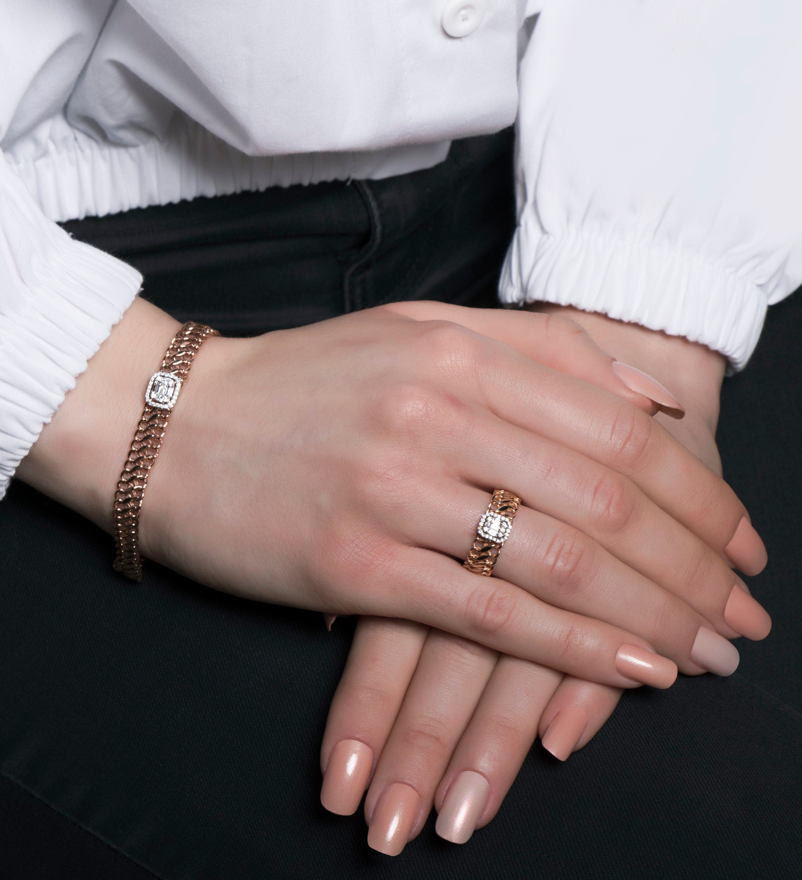 Diamond Chain Ring In 14K Gold