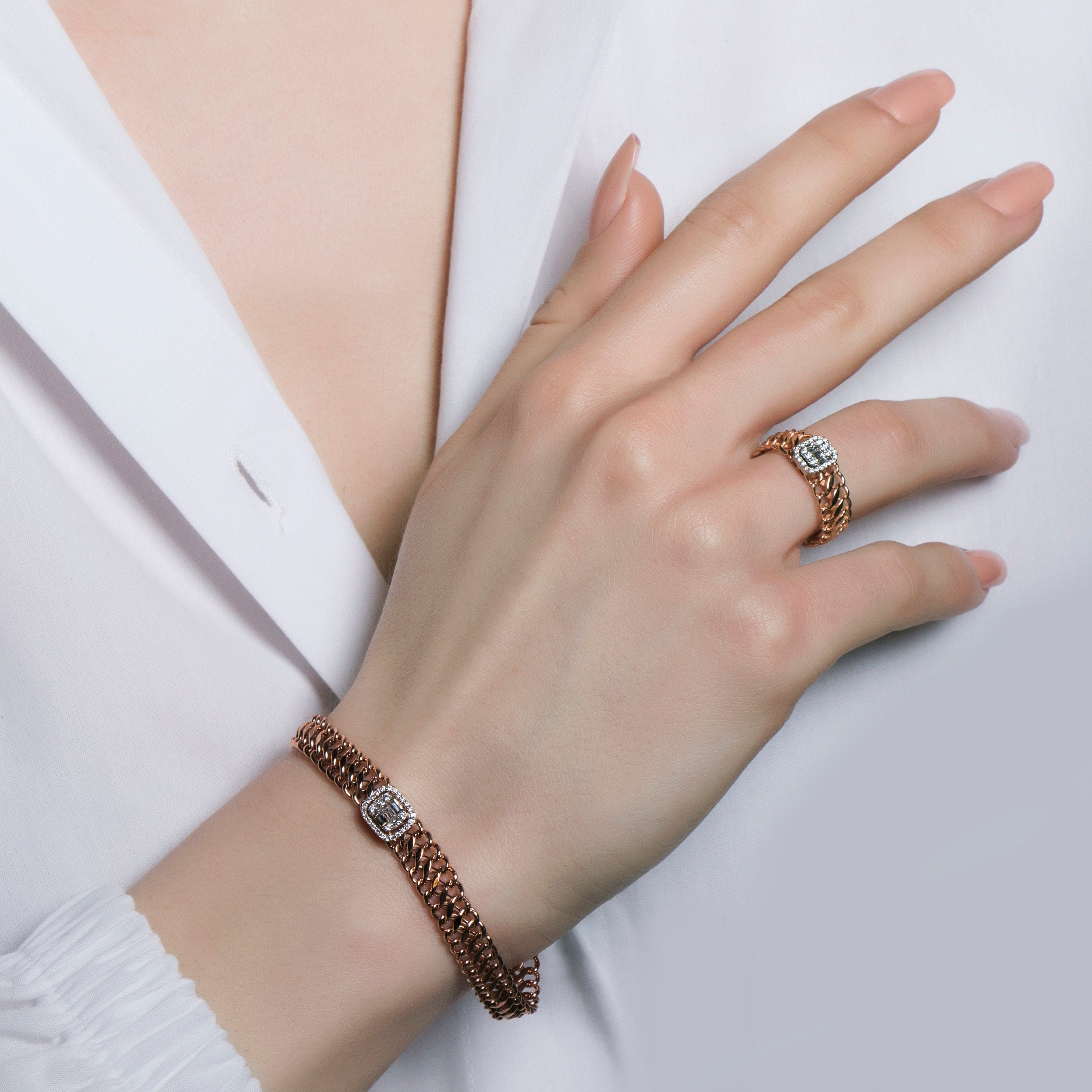 Diamond Chain Ring In 14K Gold