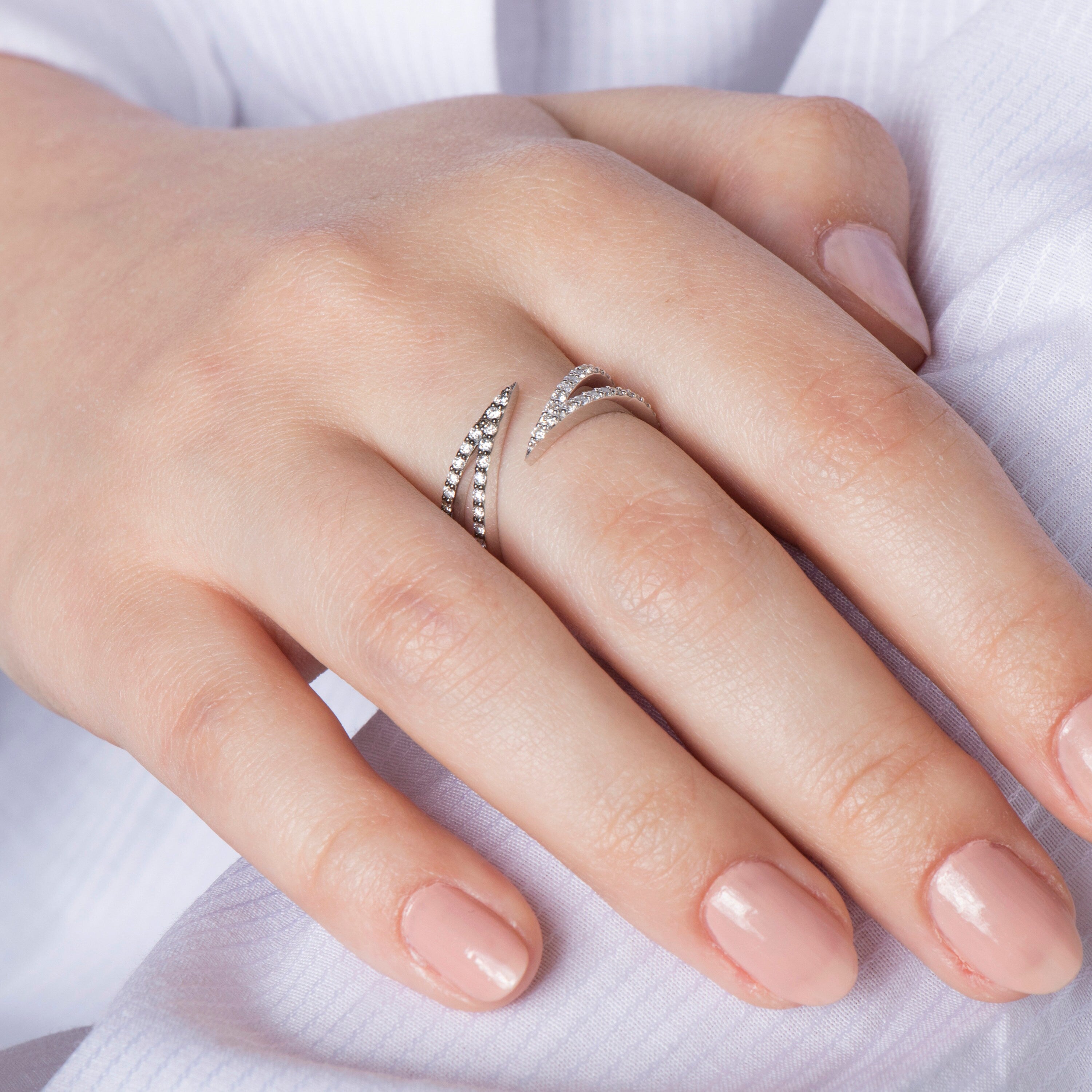 Diamond Shark Fin Ring in 14K Gold