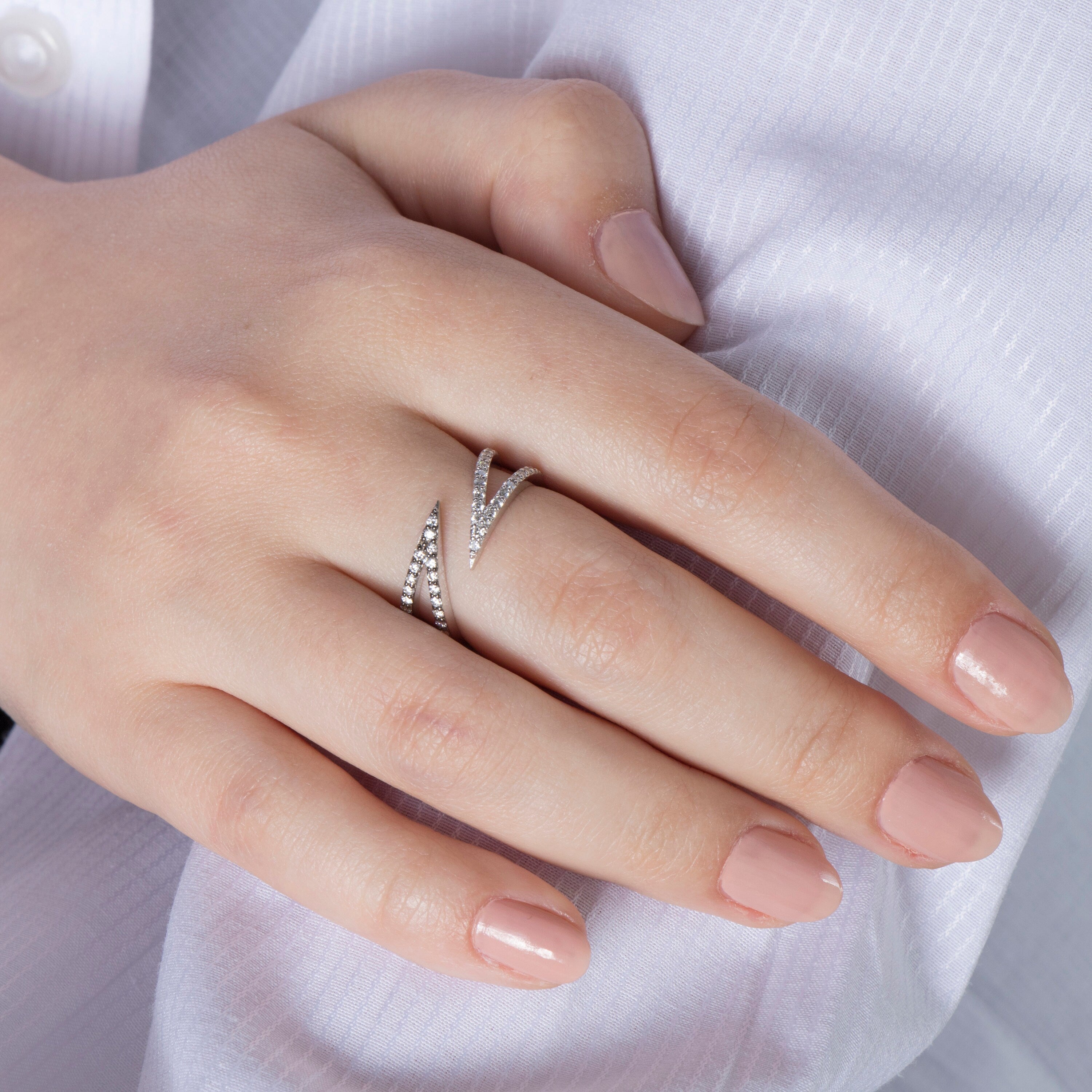 Diamond Shark Fin Ring in 14K Gold