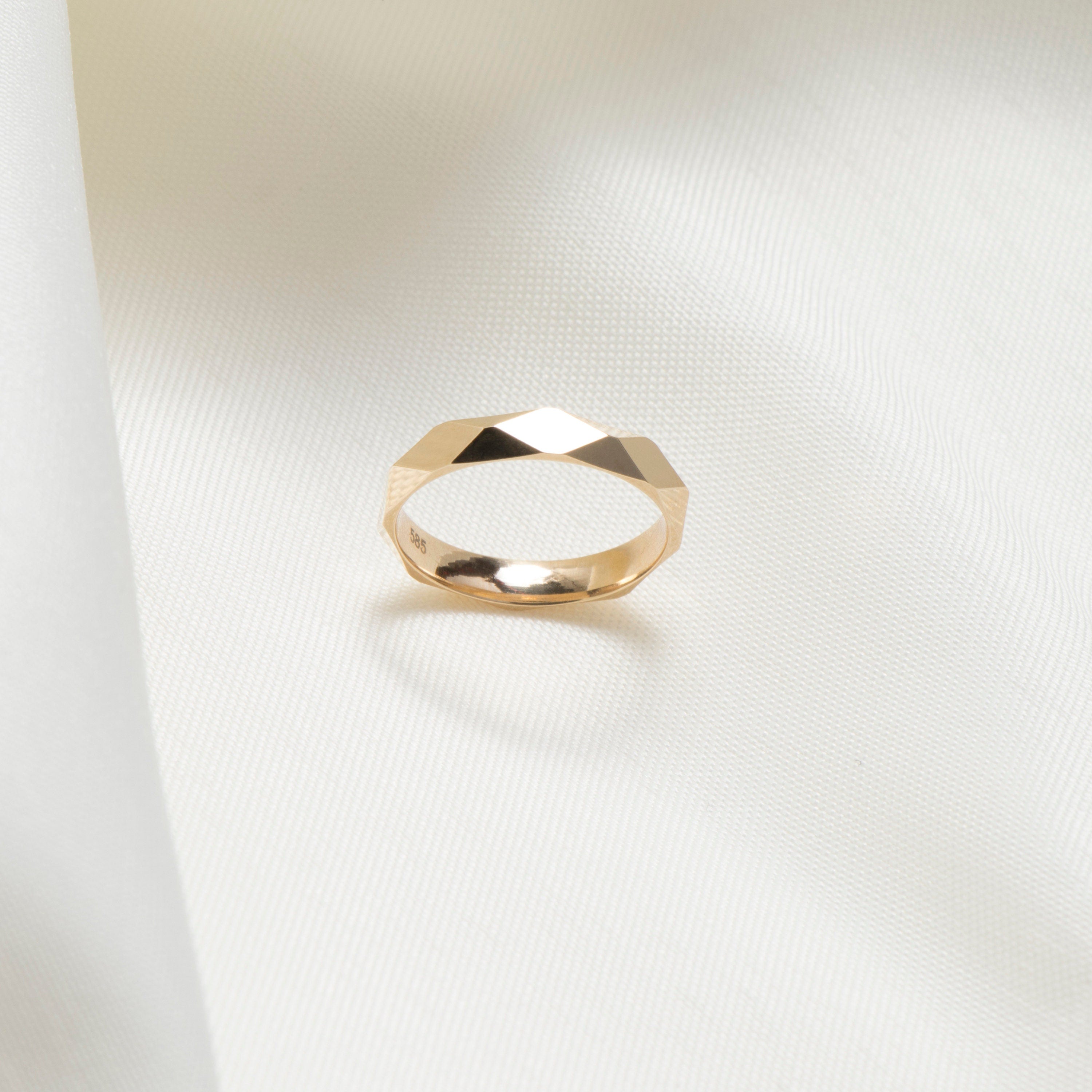 Geometric Modern Band in 14K Gold