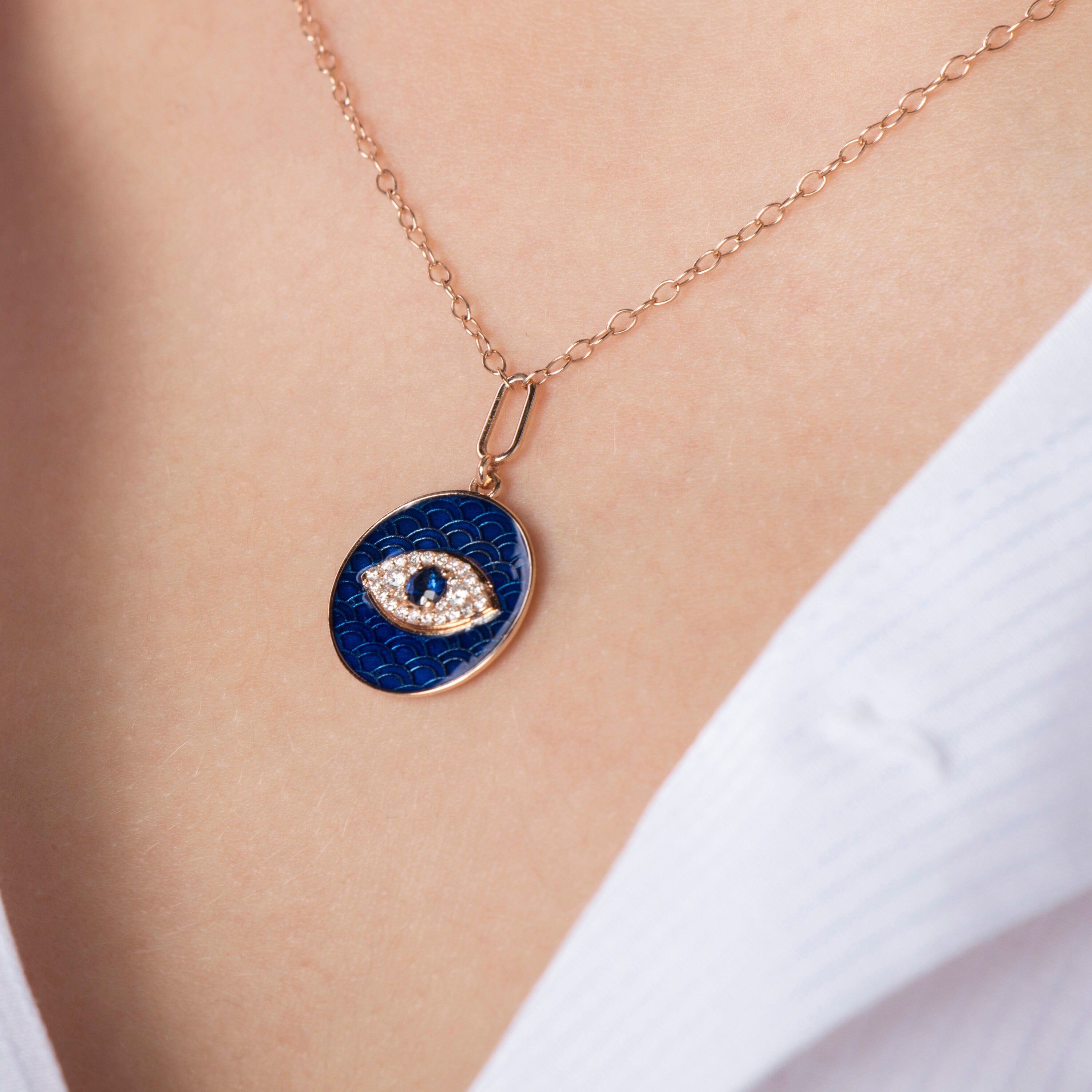 Eye Of The Sea Necklace in 14K Gold