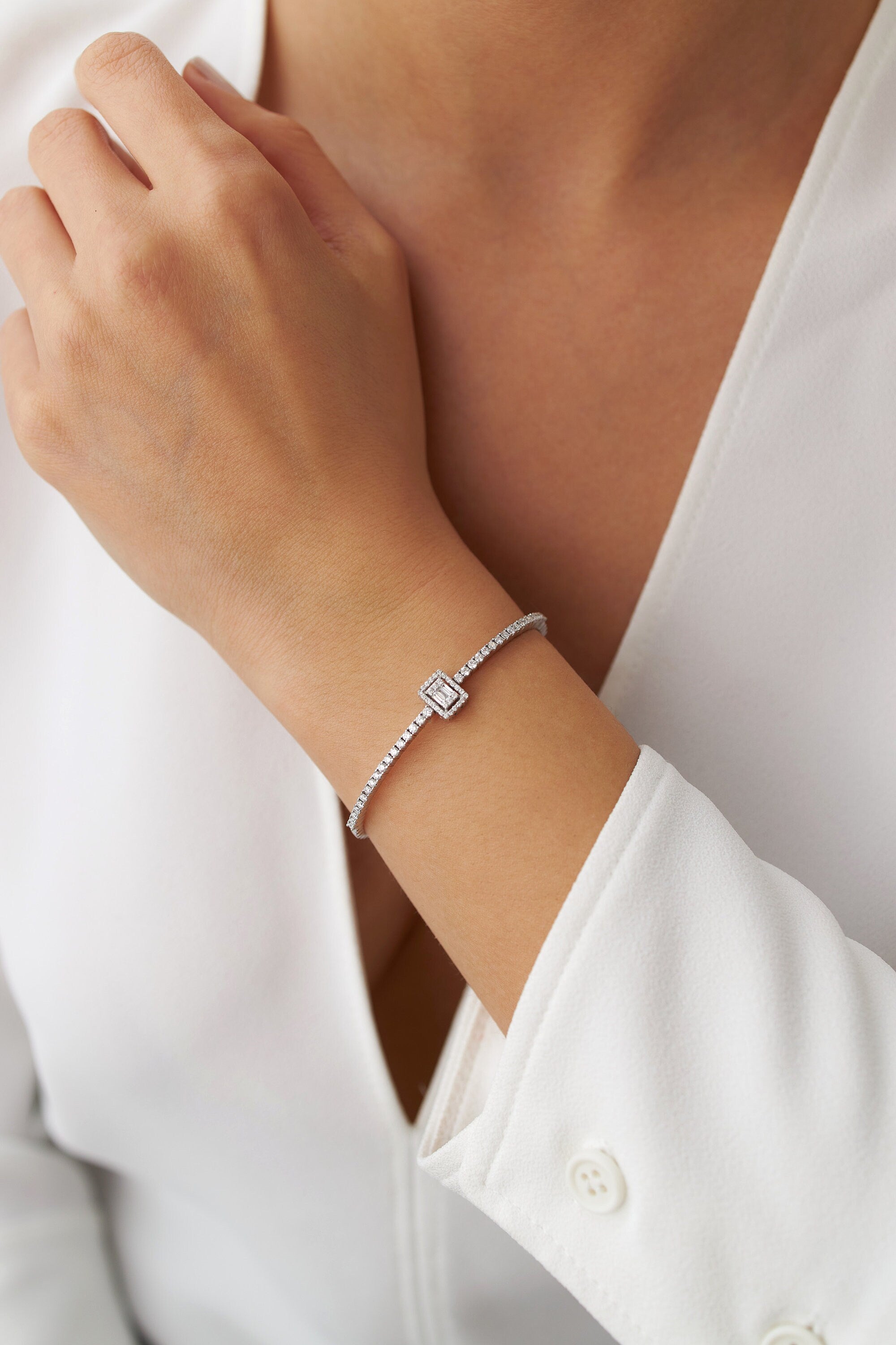 Baguette Diamond Bangle in 14K Gold