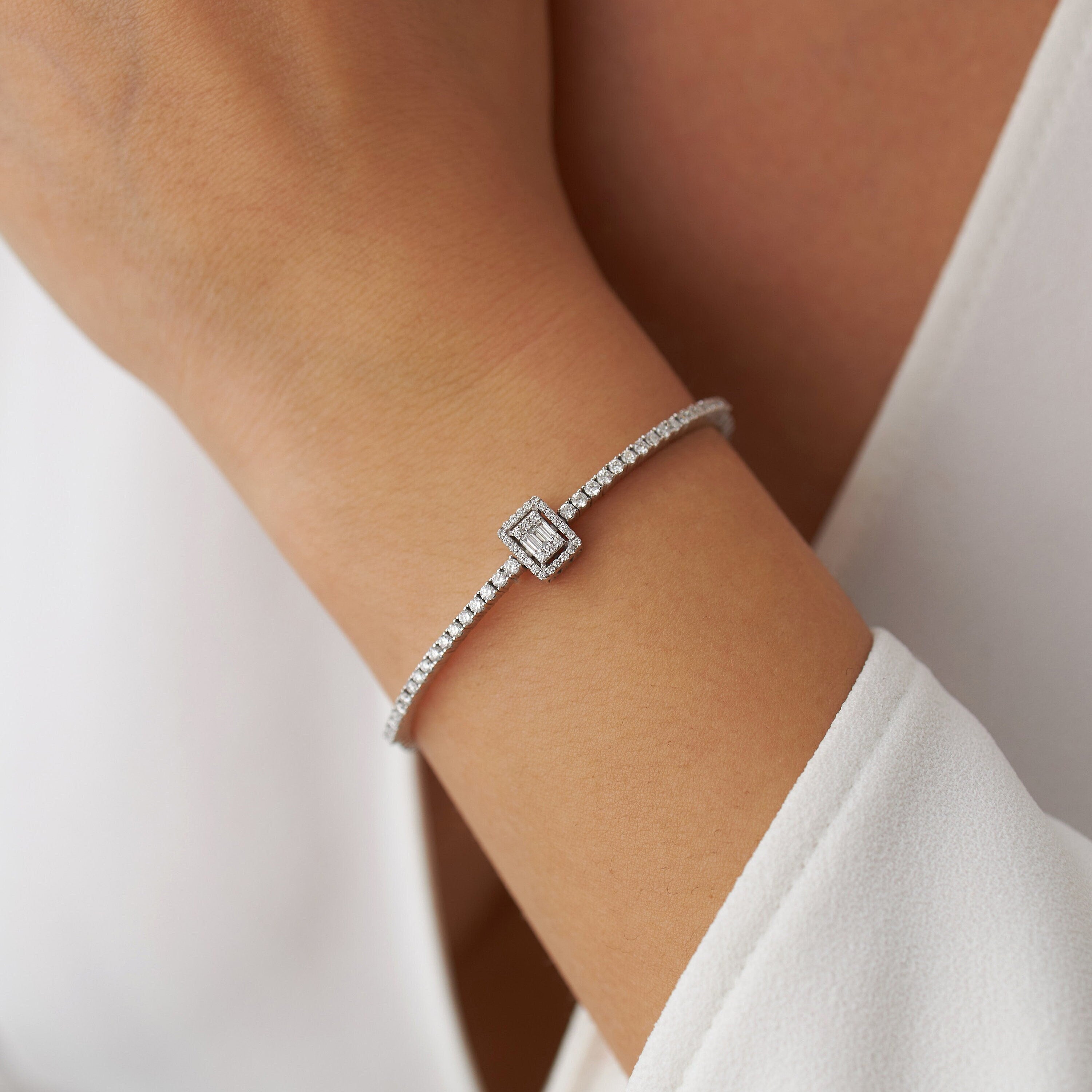 Baguette Diamond Bangle in 14K Gold