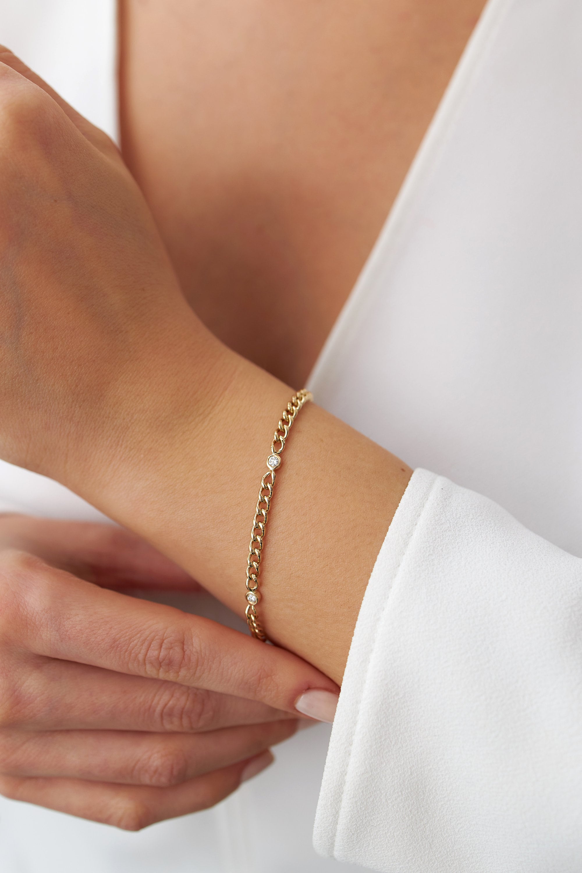 Minimal Cuban Chain Bracelet With 3 Bezel Set Diamonds in 14K Gold