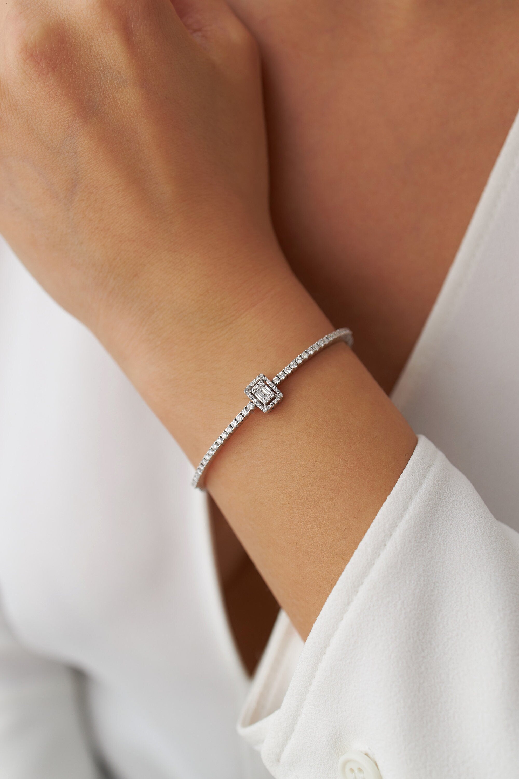 Baguette Diamond Bangle in 14K Gold