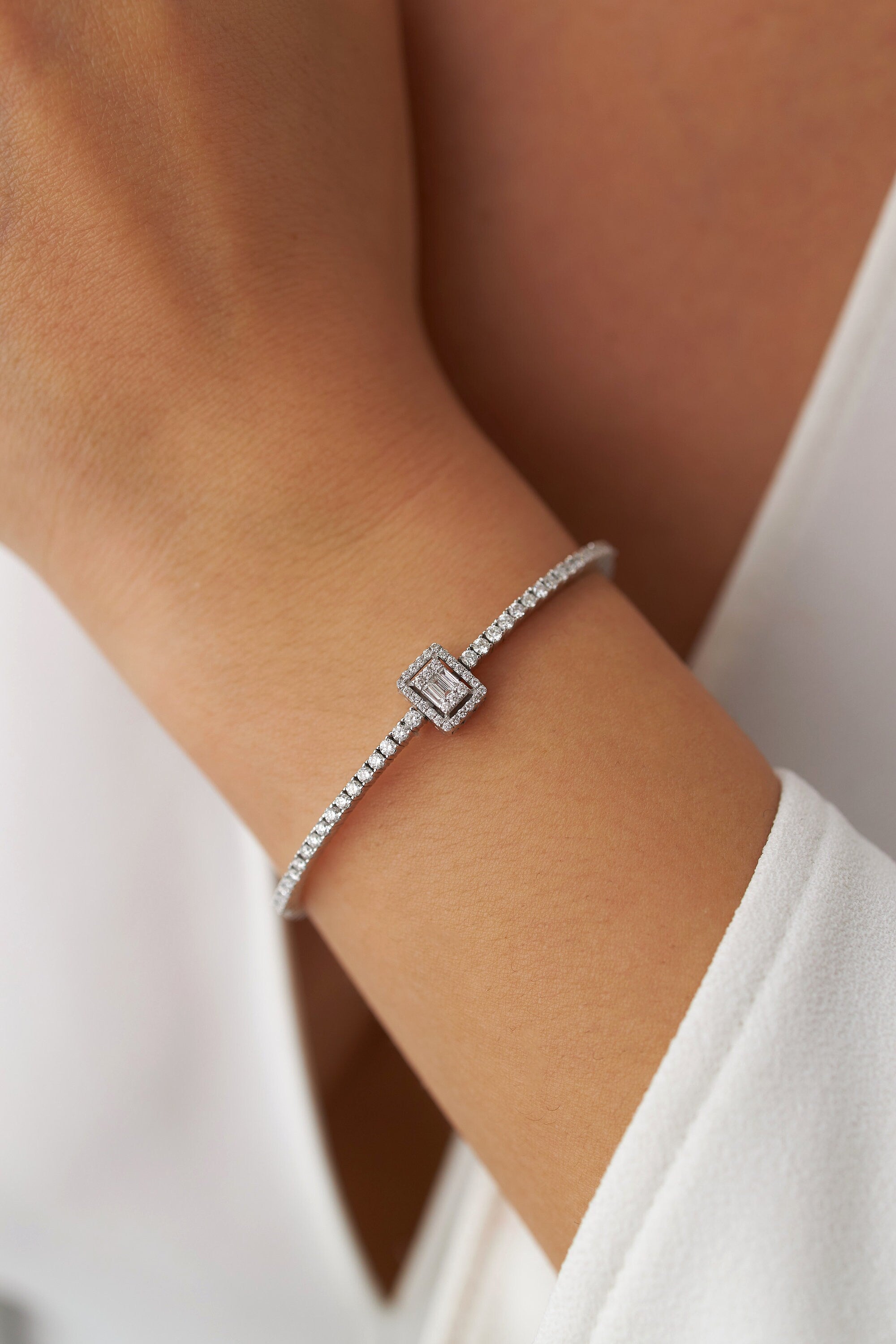 Baguette Diamond Bangle in 14K Gold