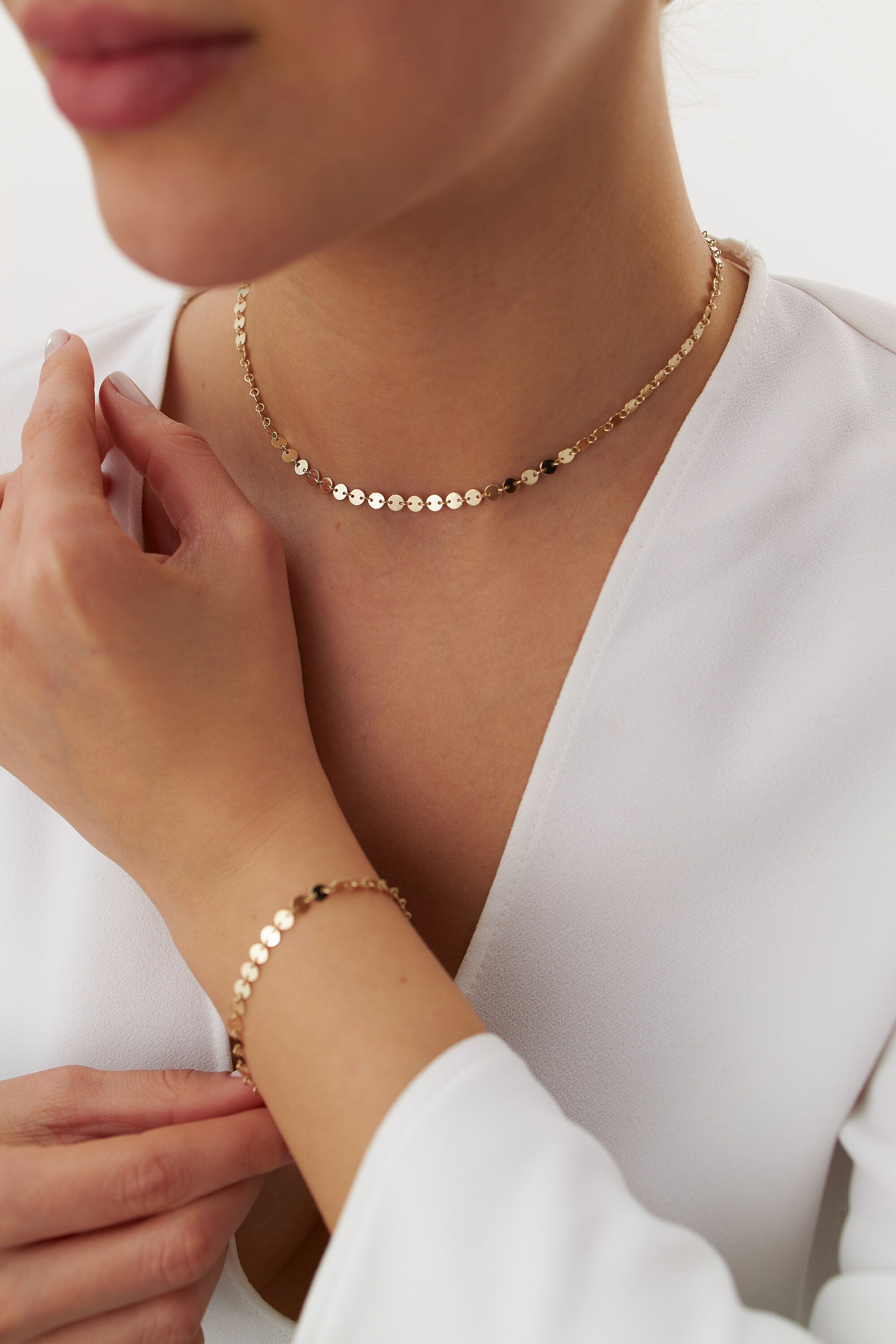 Circle Chain Choker Necklace in 14K Gold