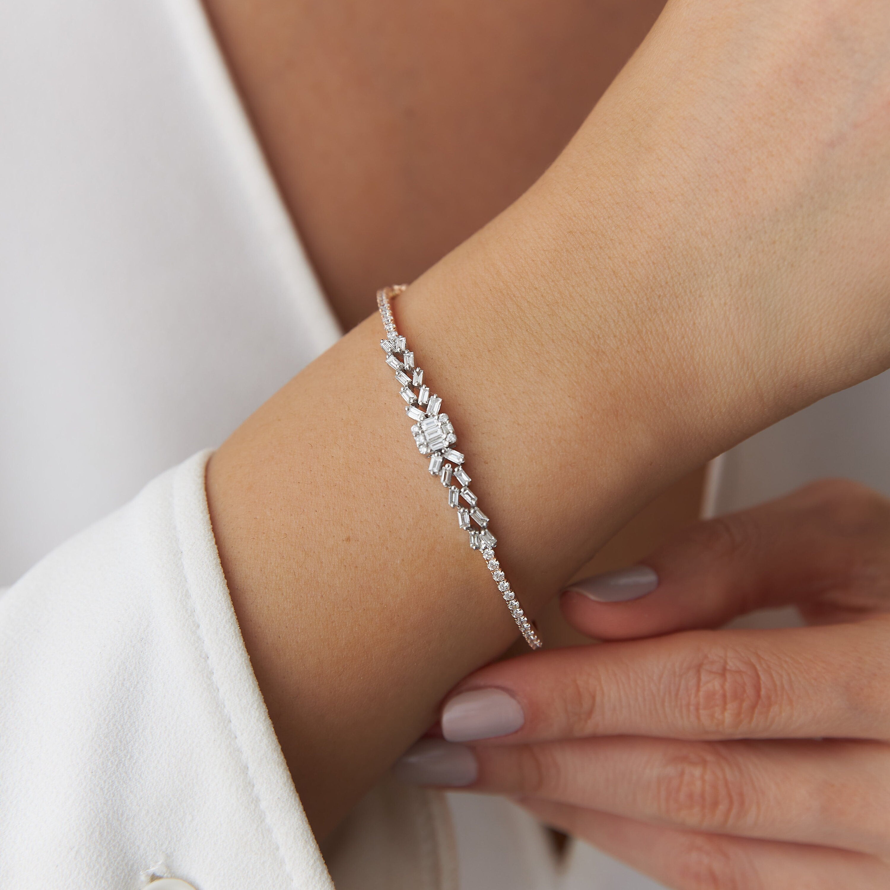 Diamond Bangle Bracelet in 14K Gold