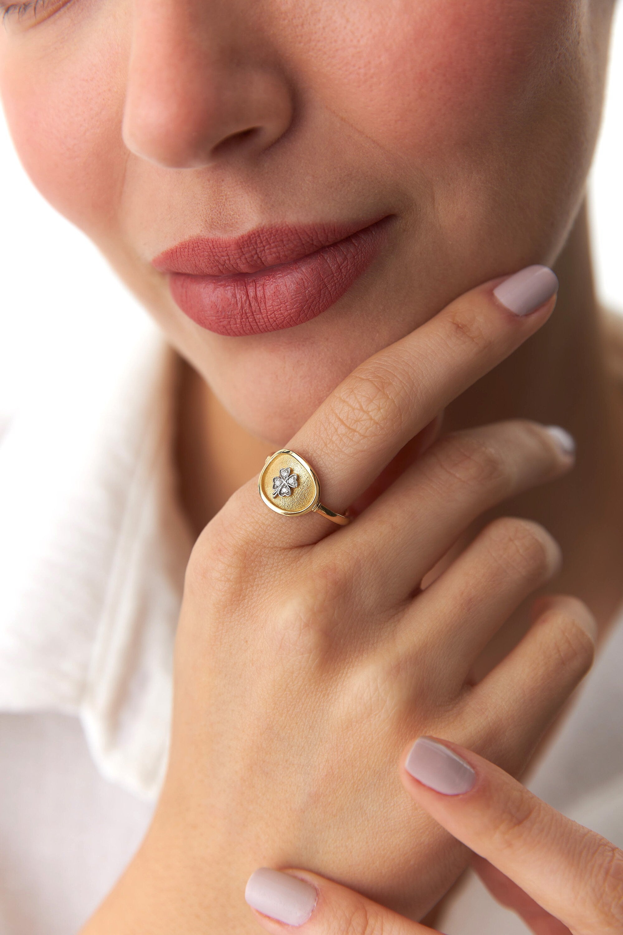 Four Leaf Clover Seal Ring in 14K Gold