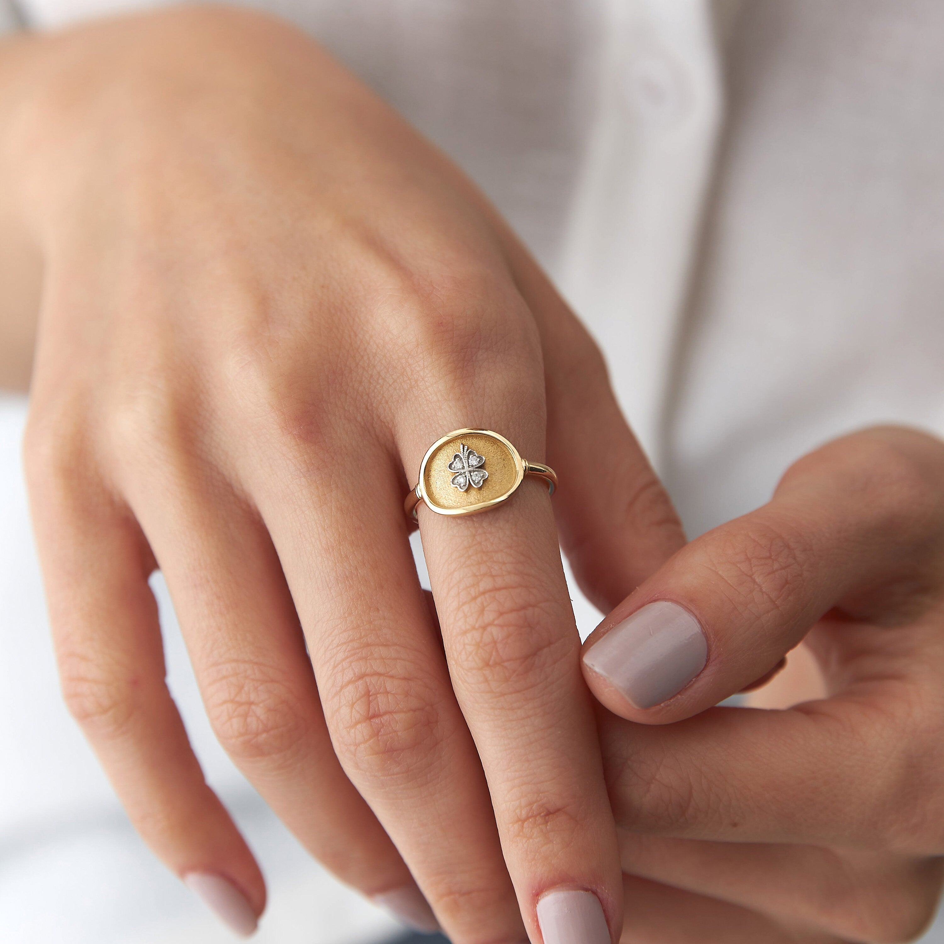 Four Leaf Clover Seal Ring in 14K Gold