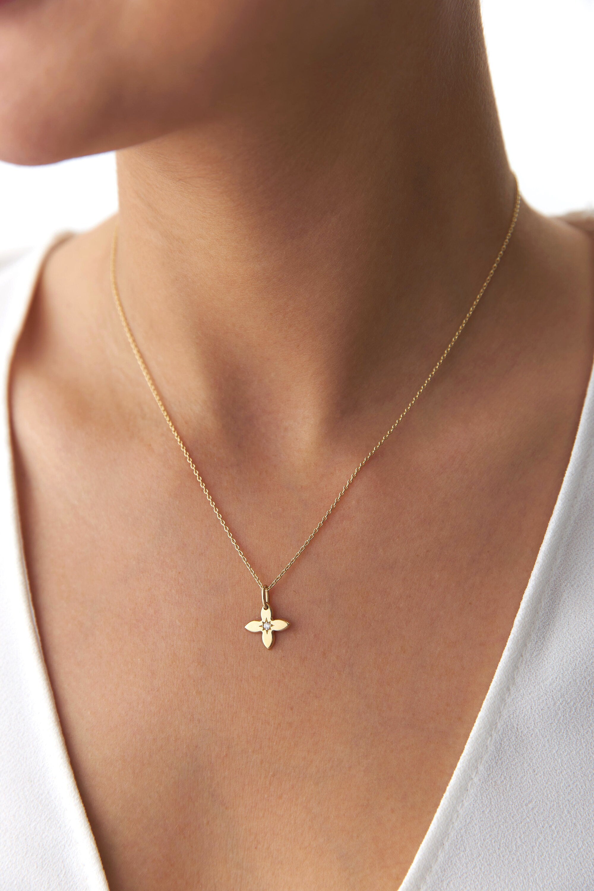 Diamond Four Leaf Clover Pendant Necklace