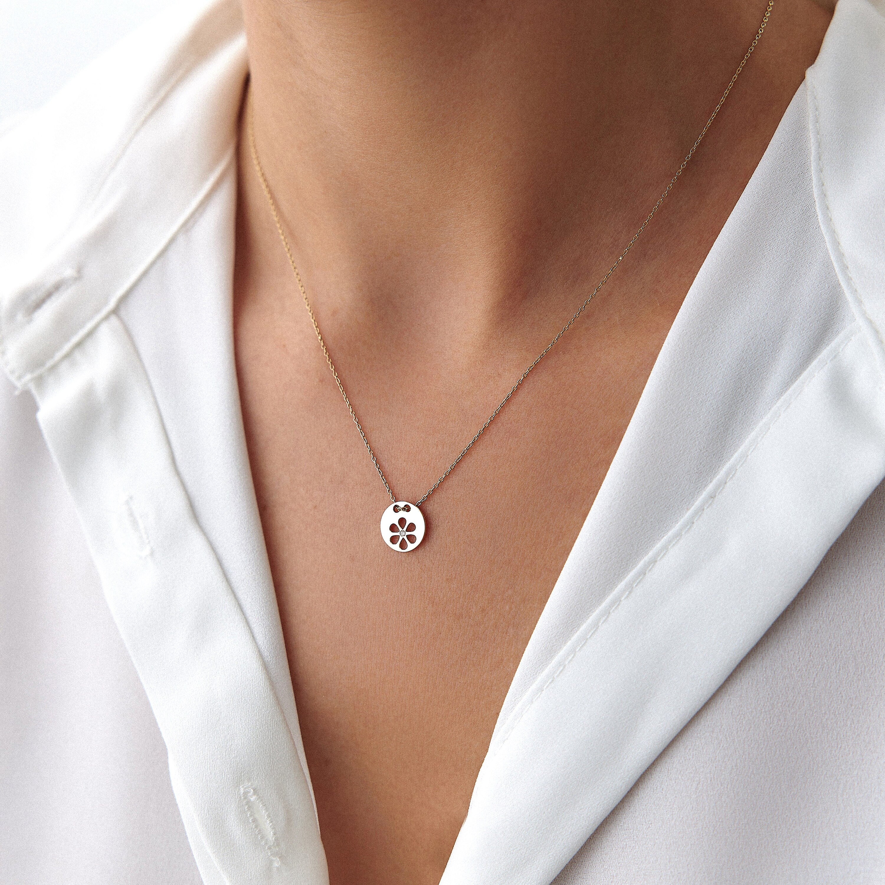 Dainty Diamond Daisy Necklace