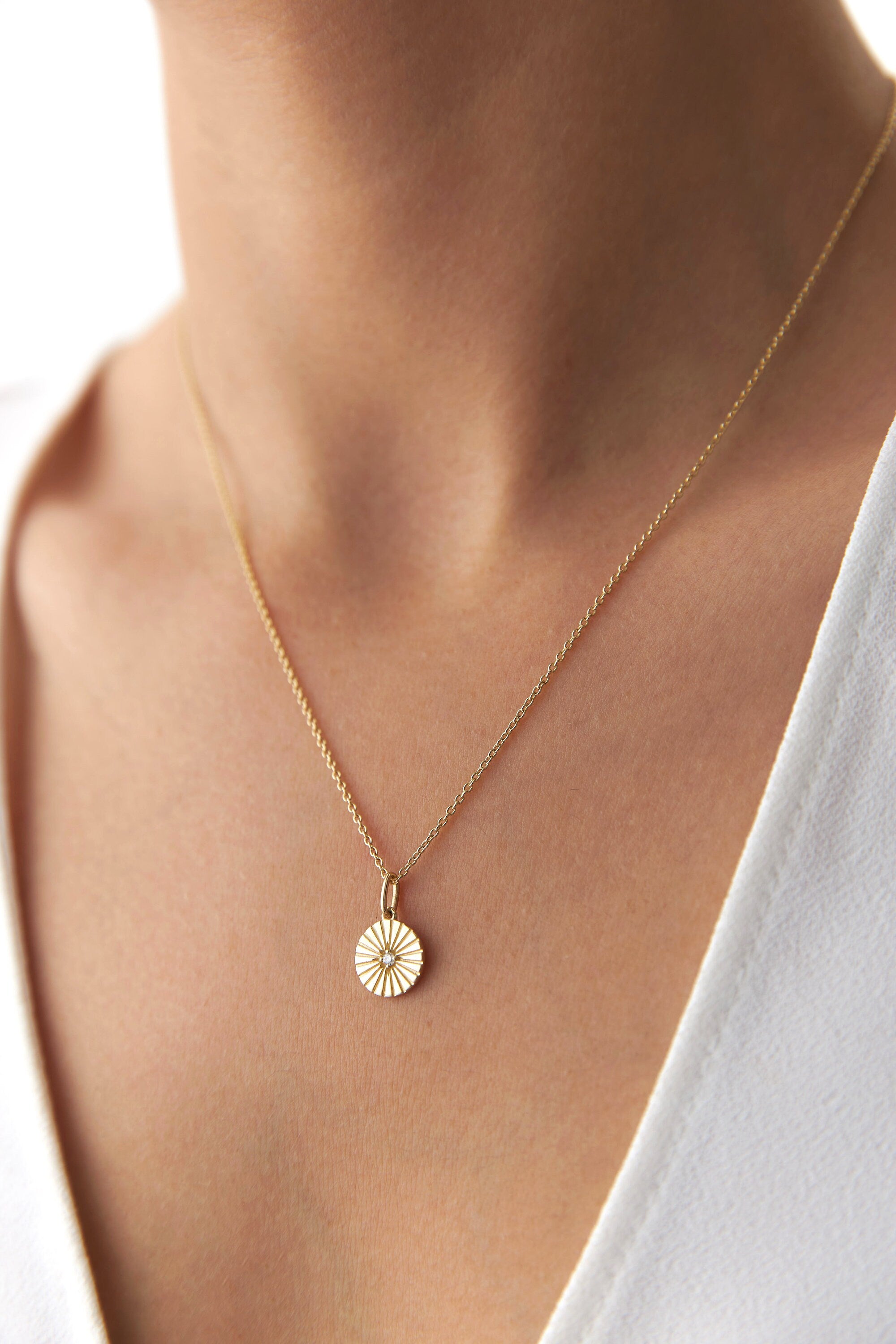 Minimal Diamond Sunburst Necklace in 14K Gold