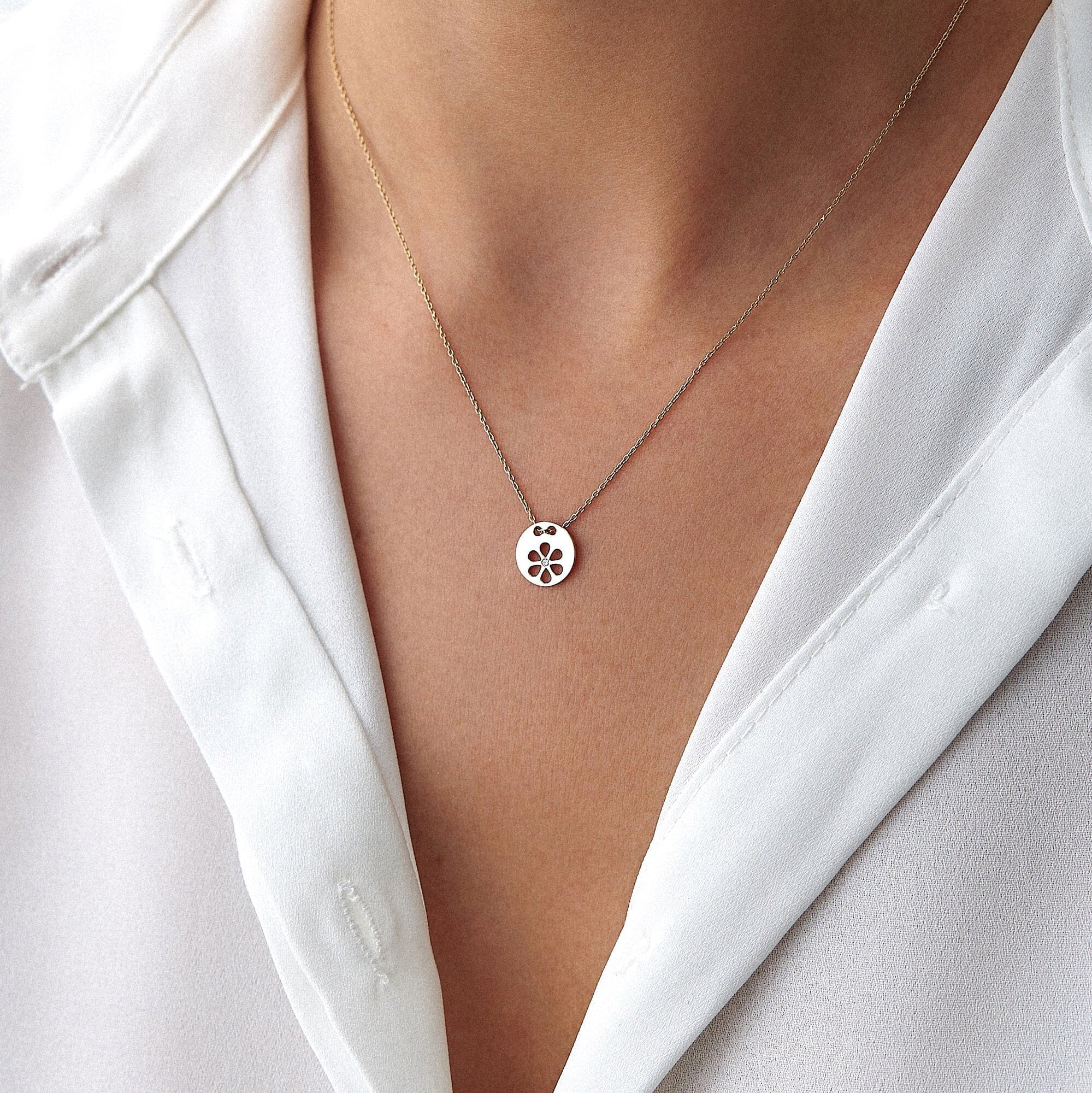 Dainty Diamond Daisy Necklace