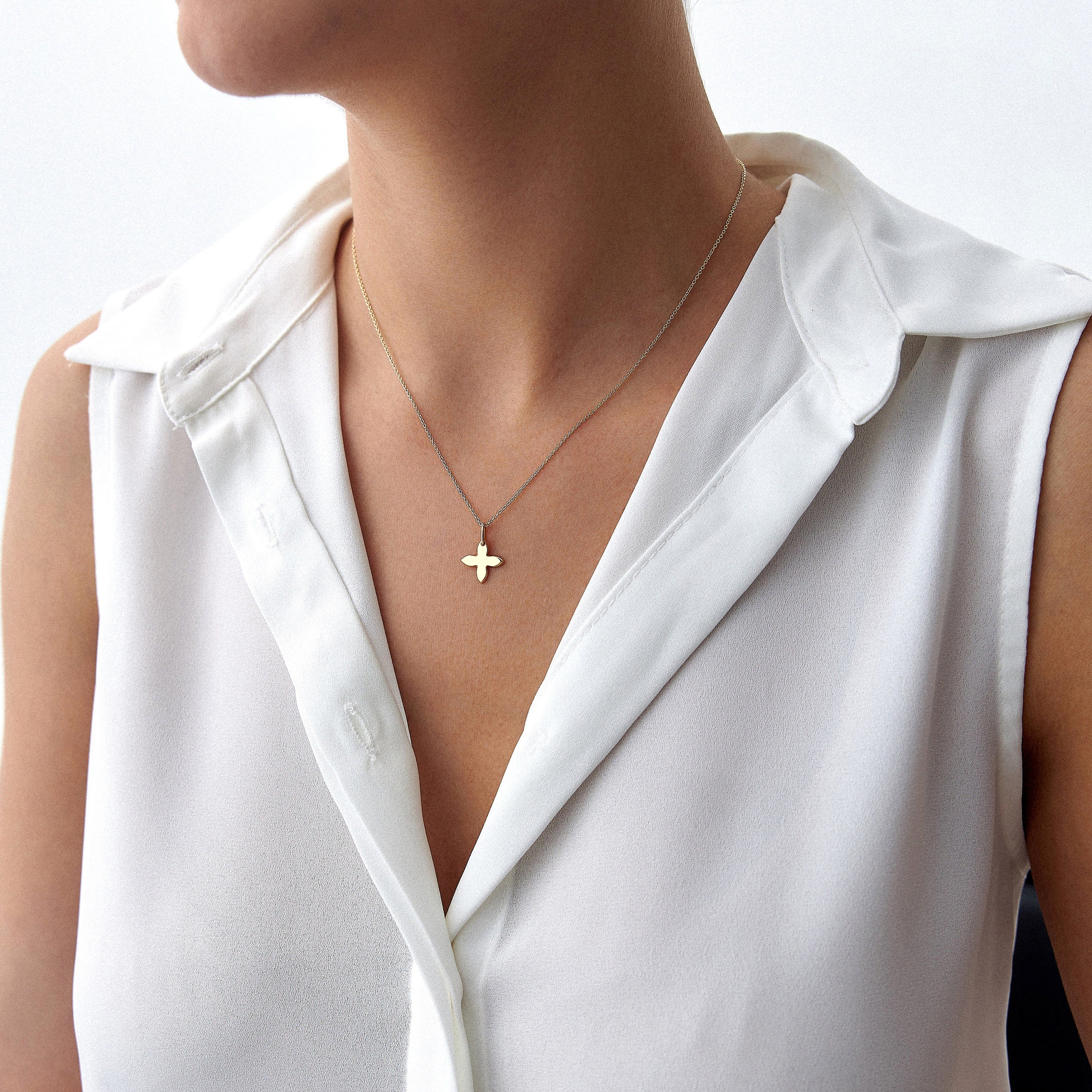 Mini Clover Necklace in 14K Gold