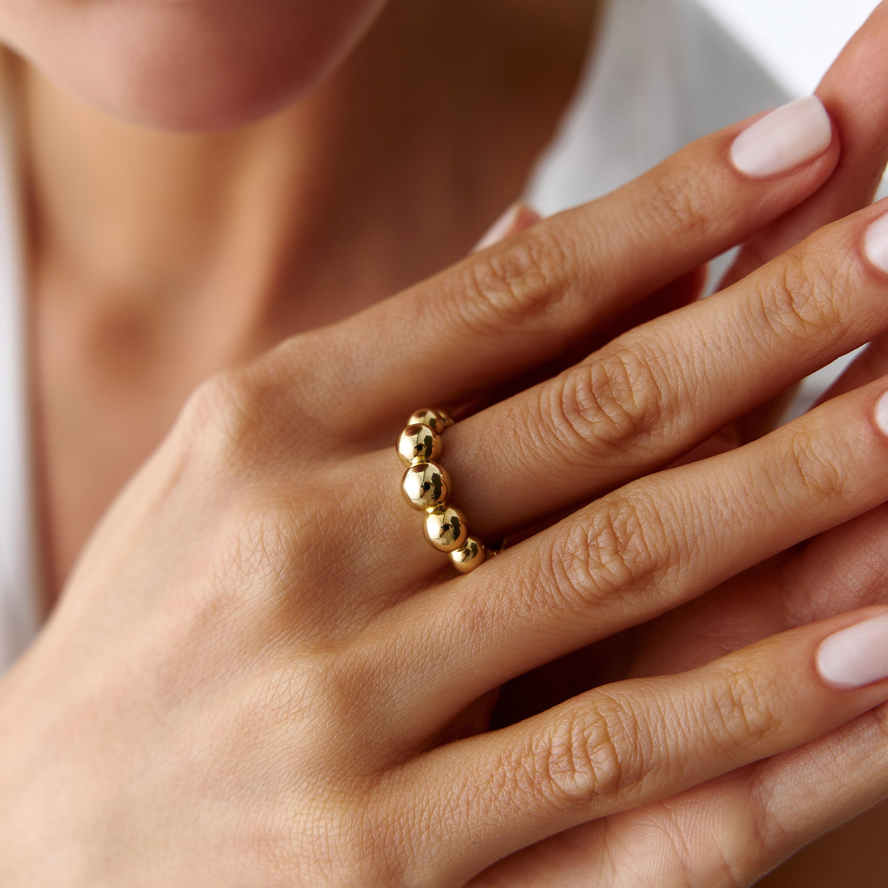 Graduated Bead Ring in 14K Gold / Gold Bubbles