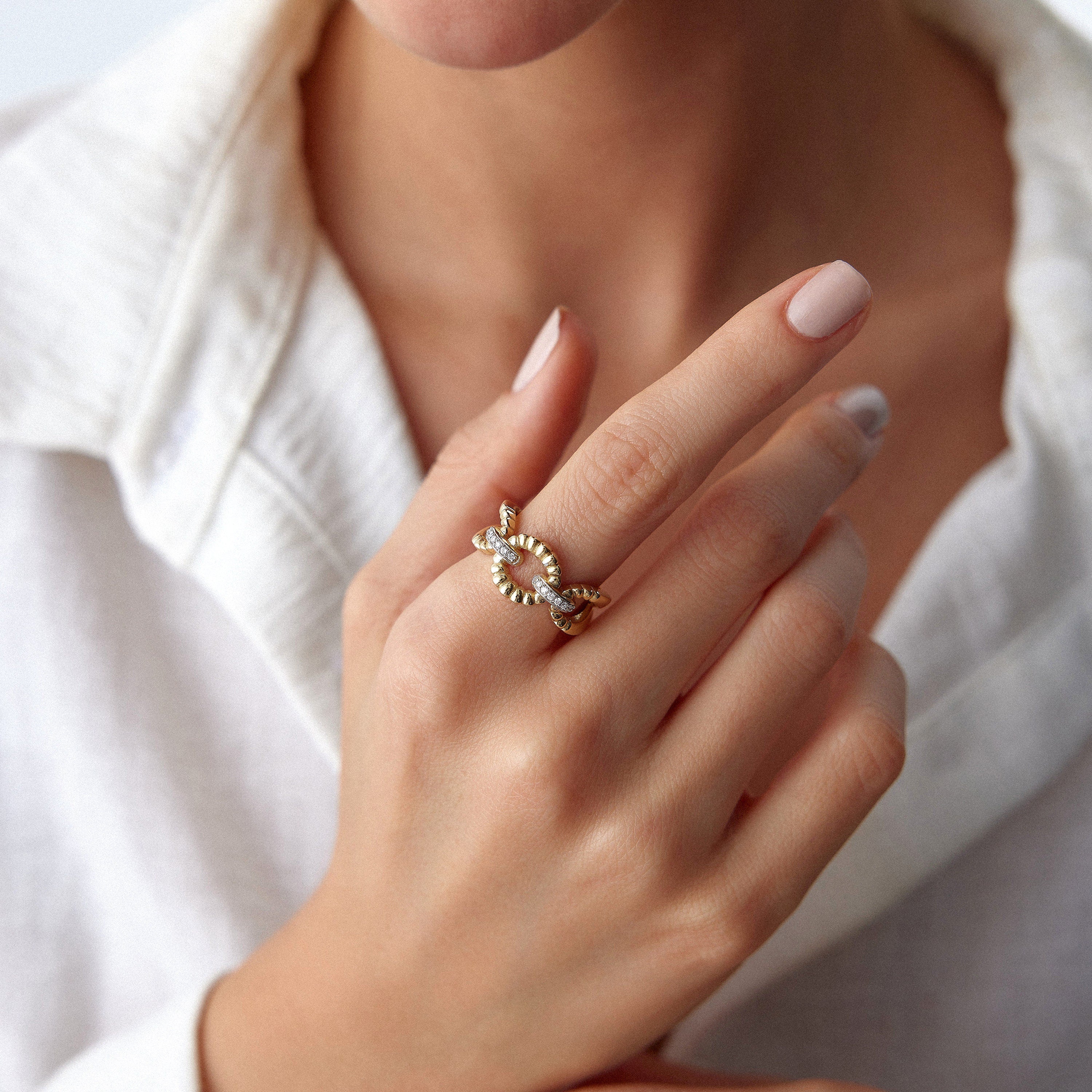 Diamond Chain Link Ring in 14K Gold