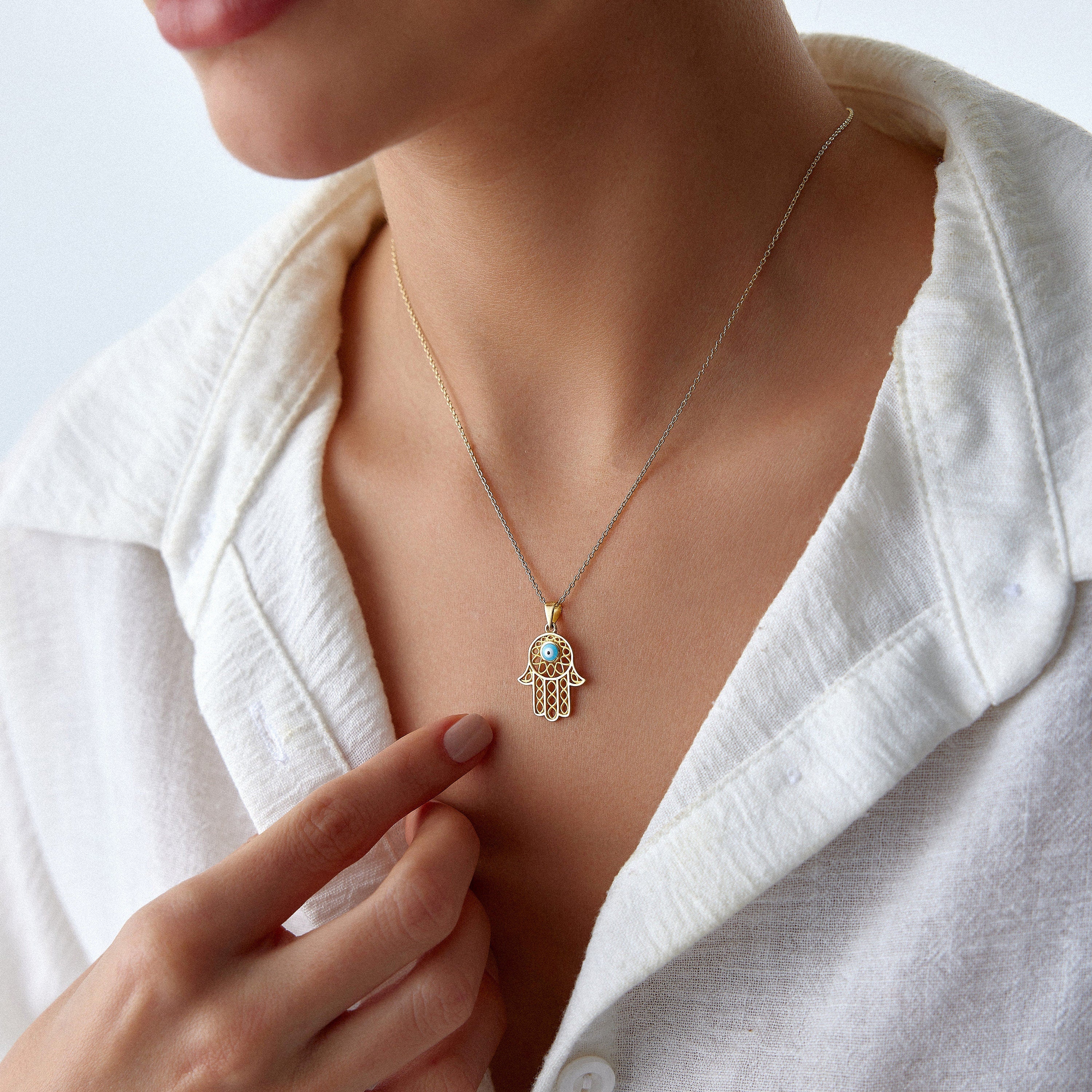 Large Hamsa Pendant in 14K Gold