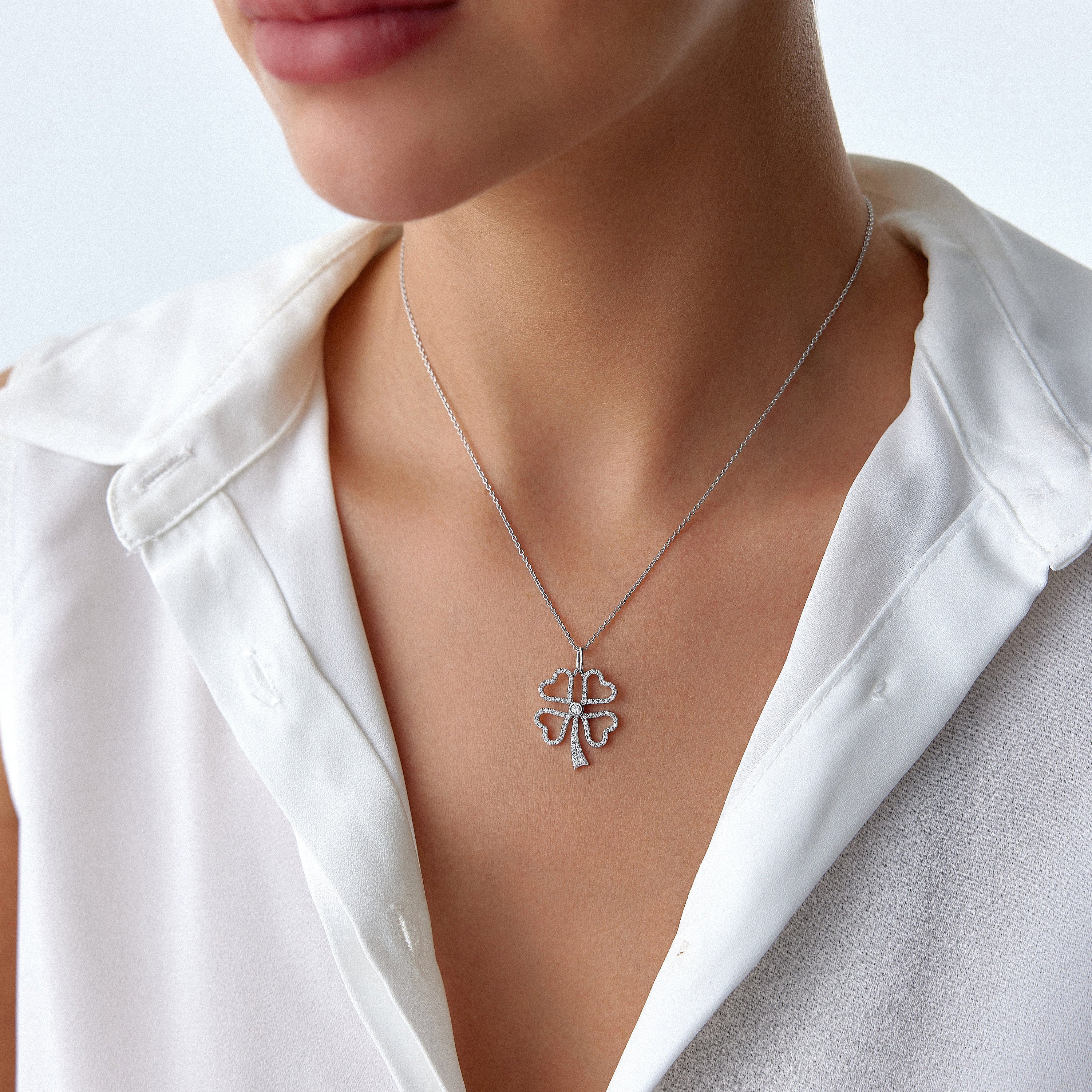 Diamond Clover Necklace / FORTUNA
