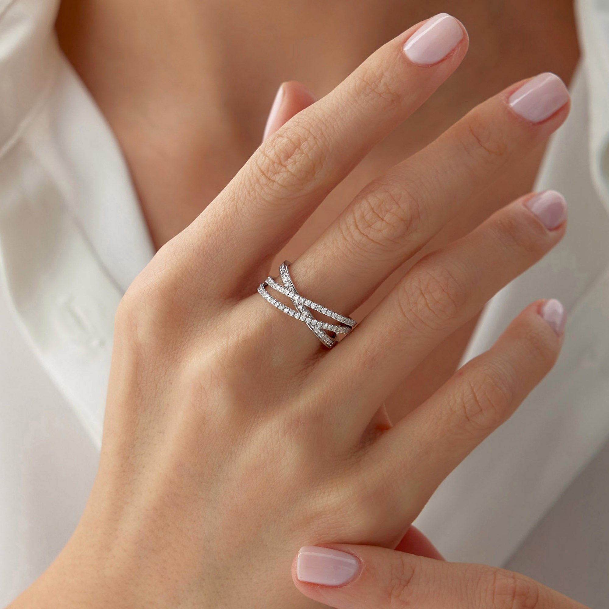Diamond Minimal Crossover Ring in 14K Gold