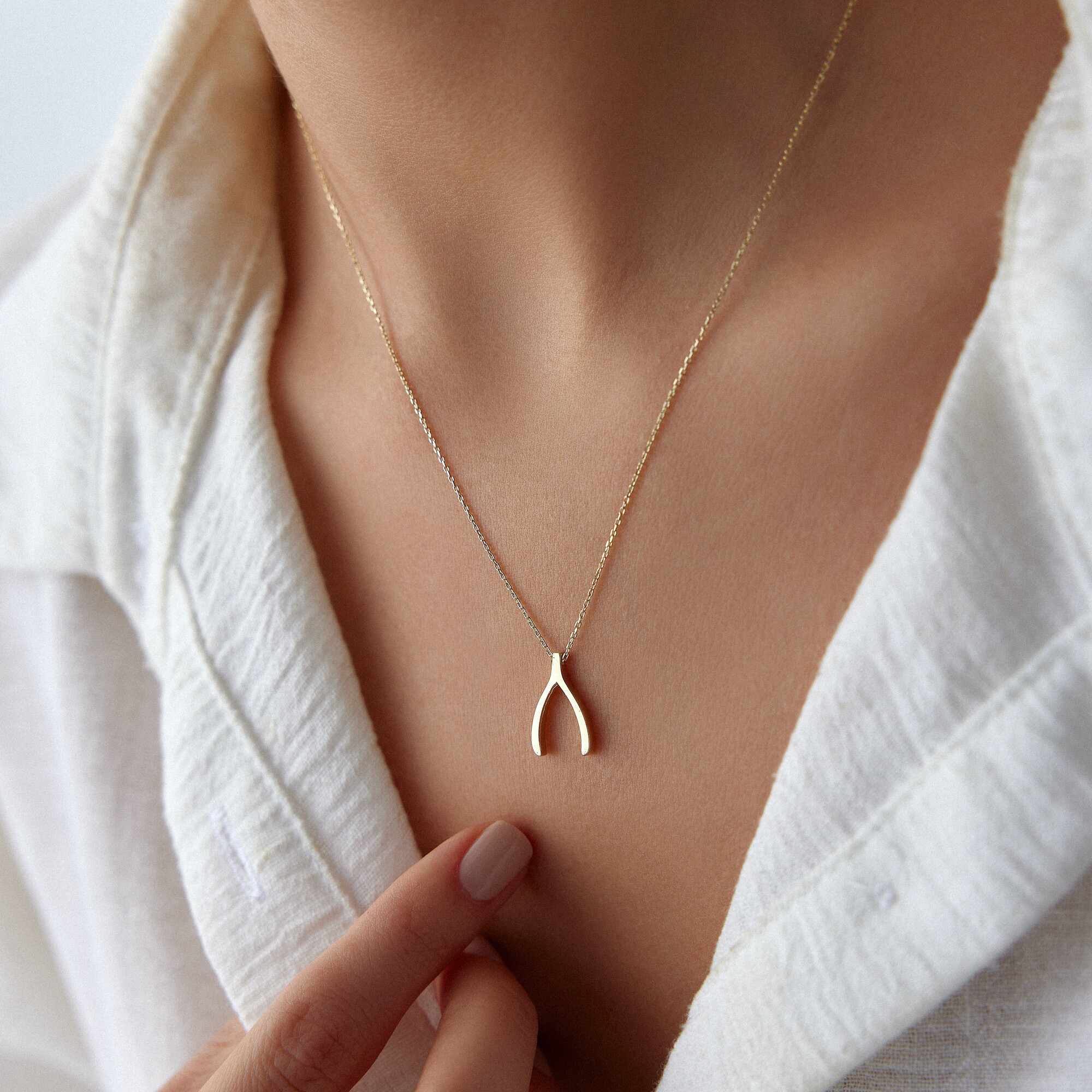 Wishbone Necklace in 14K Gold