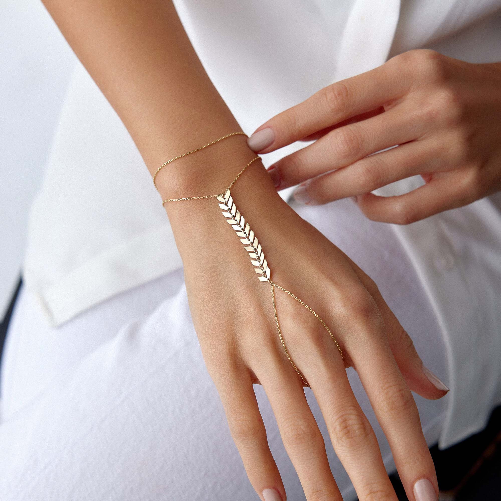 Arrow Hand Chain Bracelet In 14K Gold