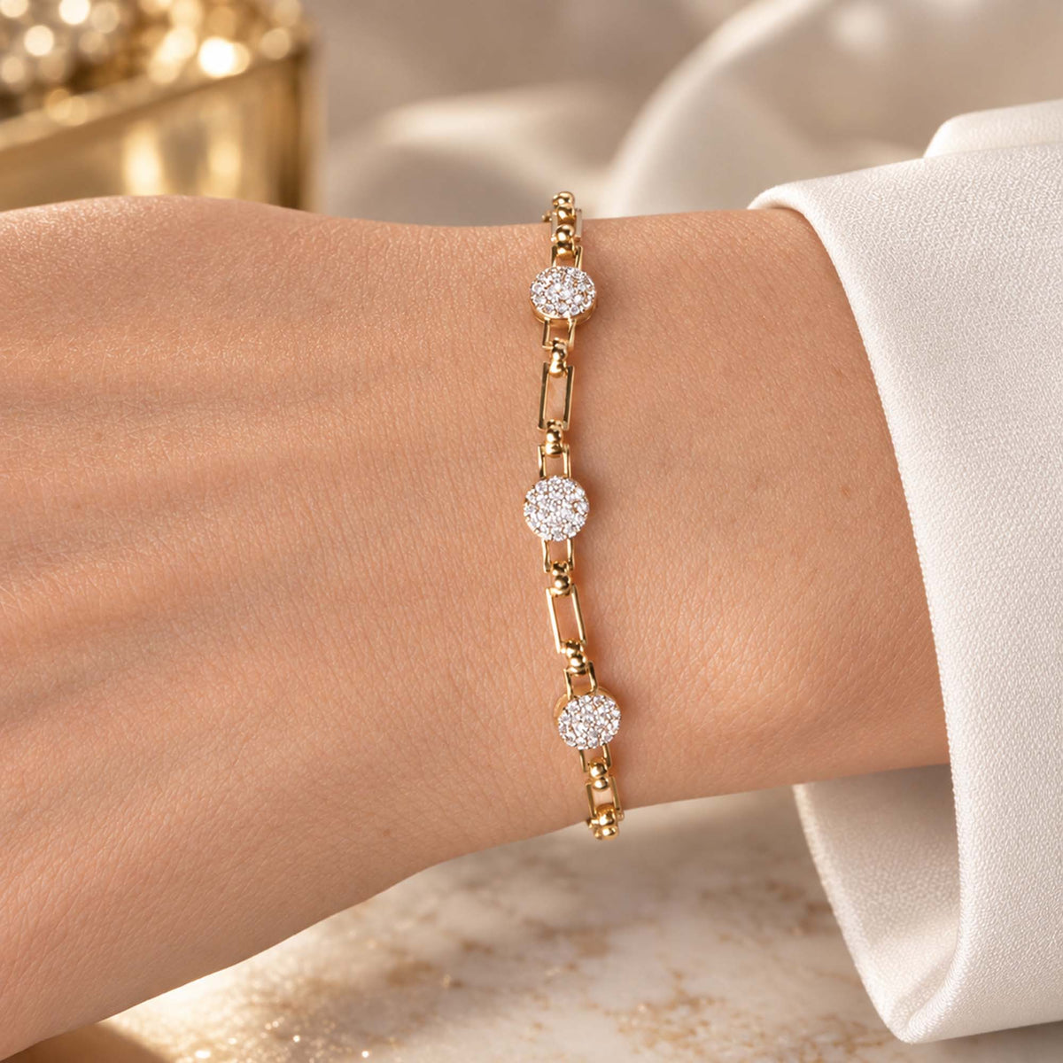 Pave Diamond Chain Bracelet in 14K Gold / Three Circle