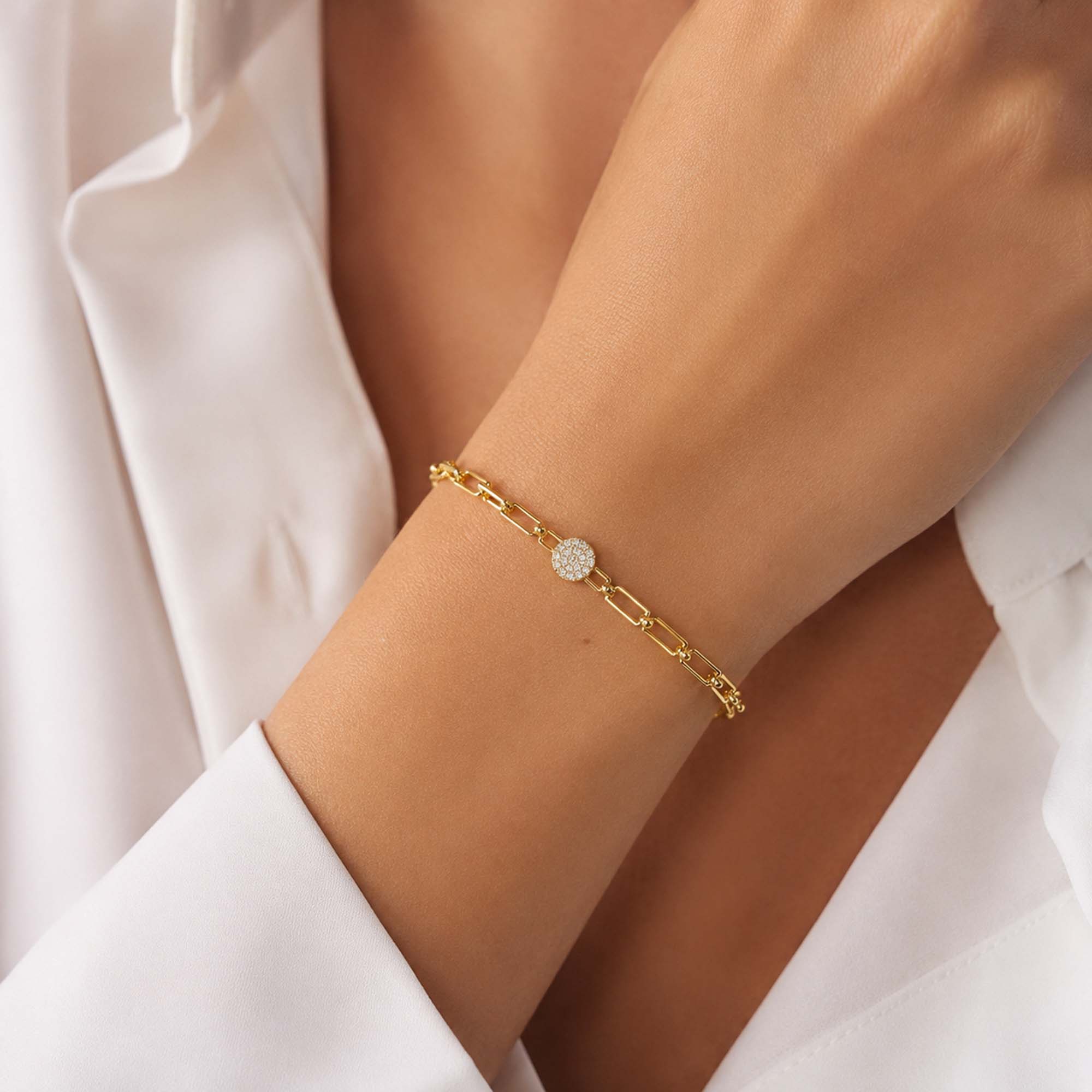 Circle Pave Centered Diamond Chain Bracelet in 14K Gold