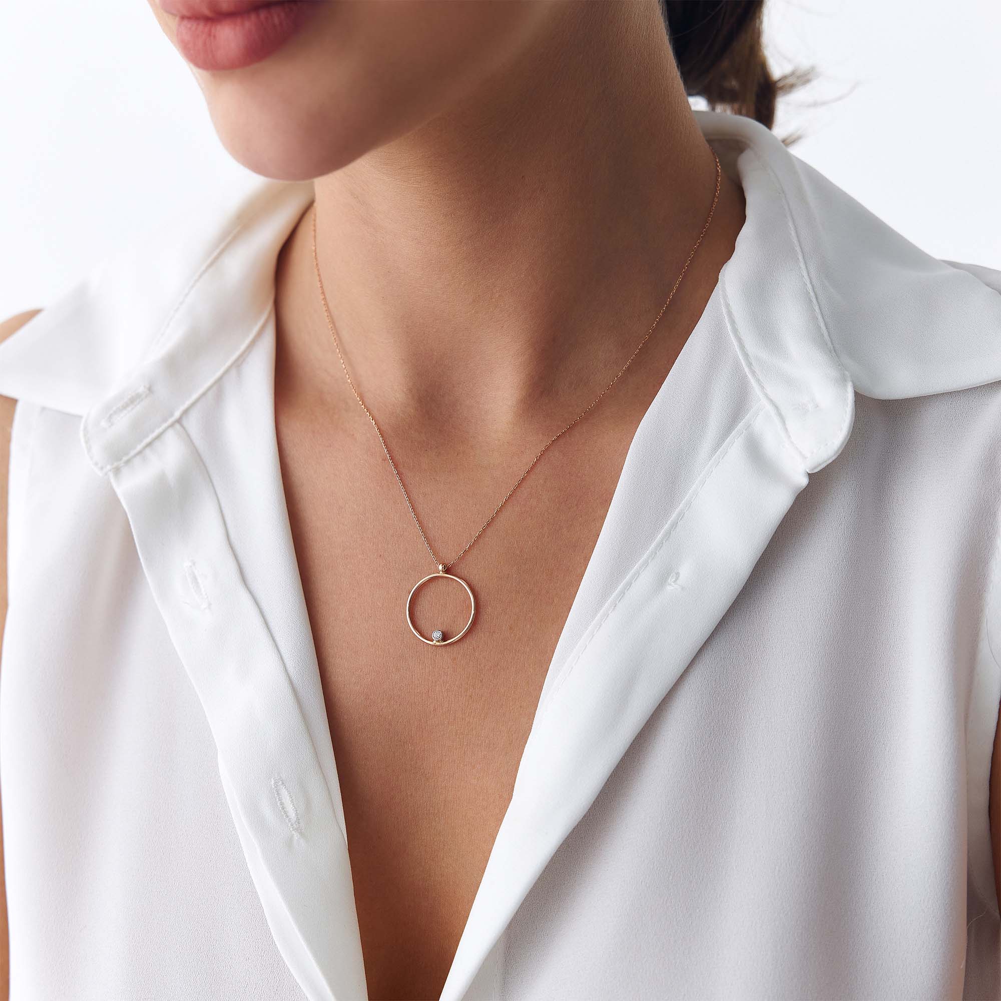 Open Diamond Circle Necklace in 14K Gold