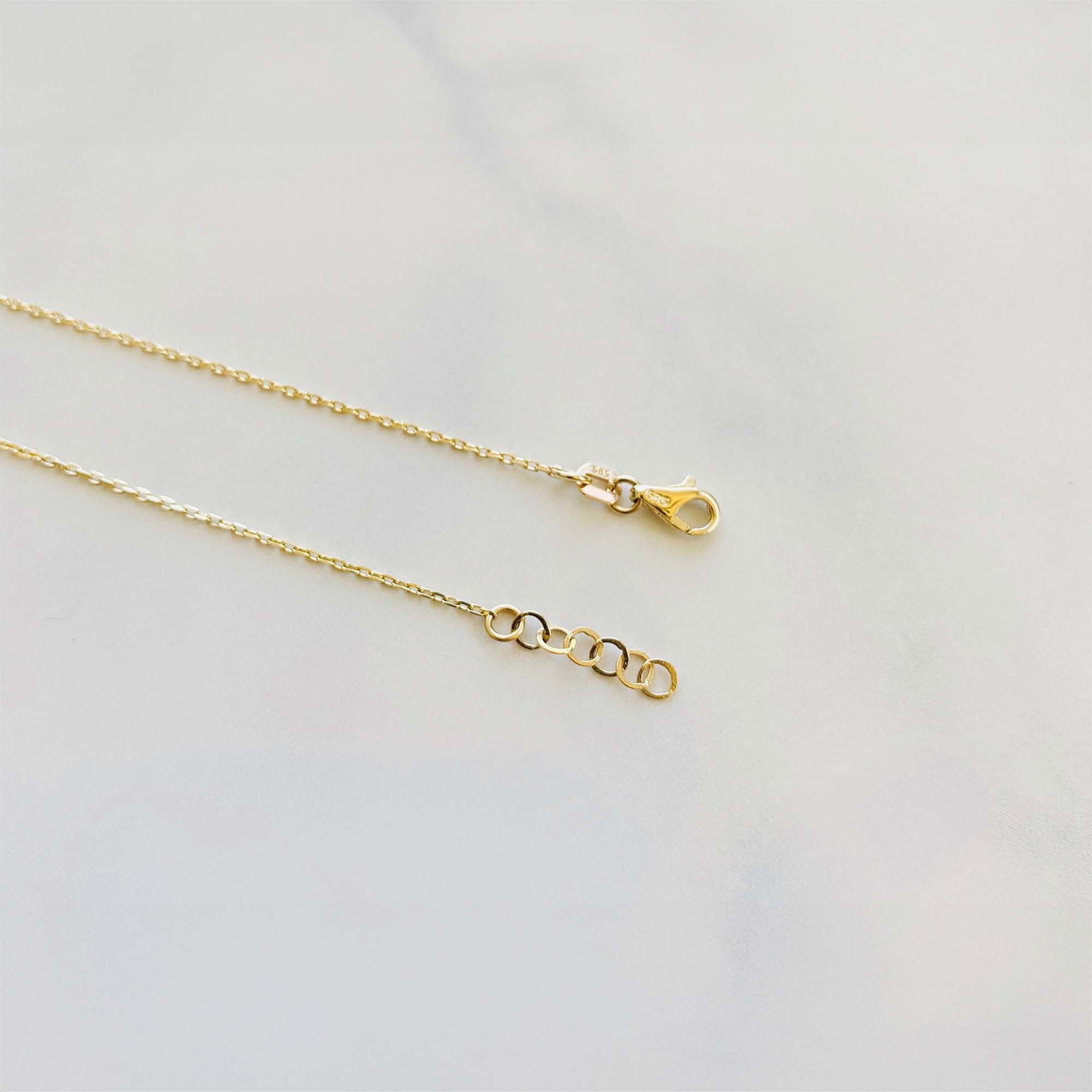 a picture showing the lobster clasp and adjustment hoops of the bracelets