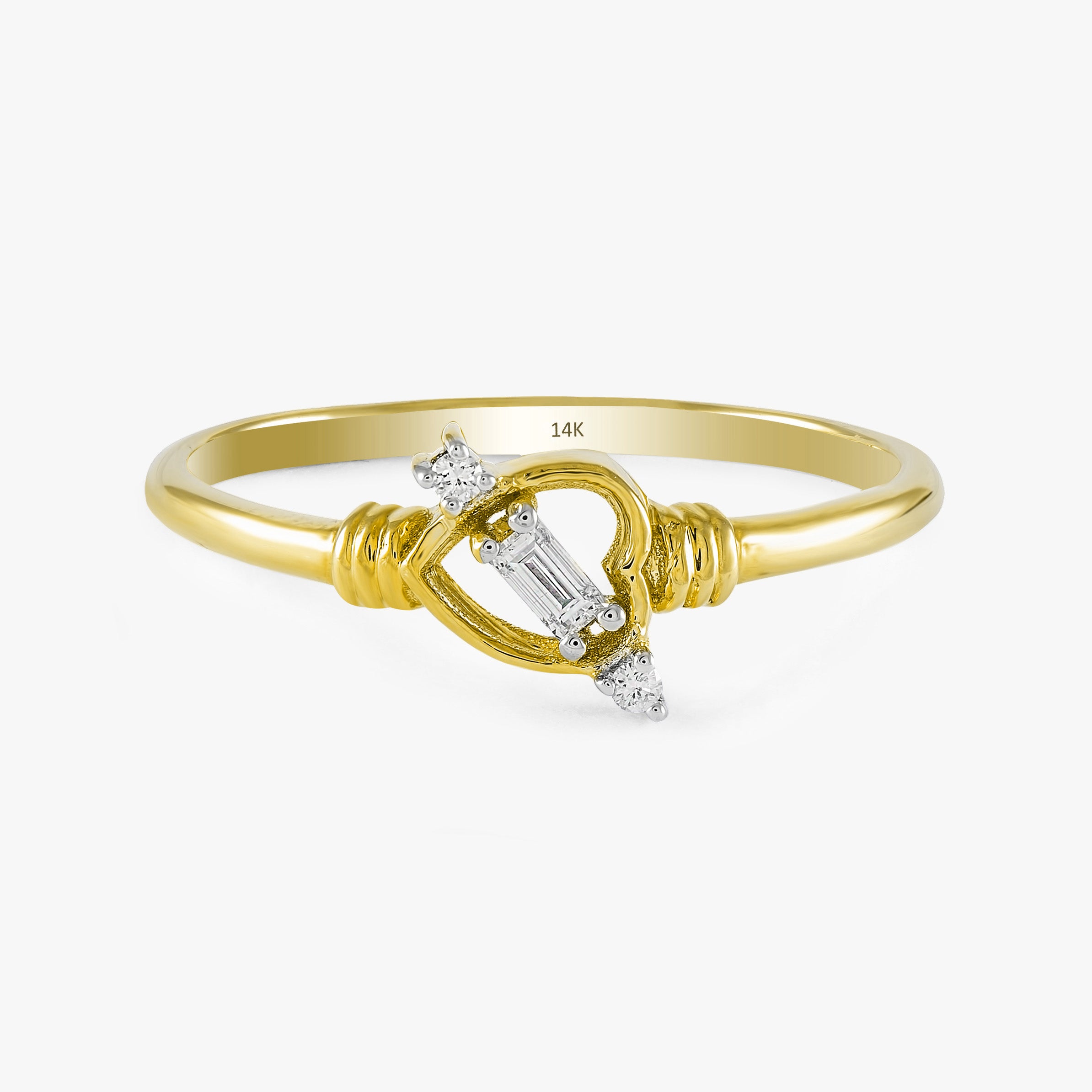 Diamond Heart Ring in 14K Gold / Love At First Sight