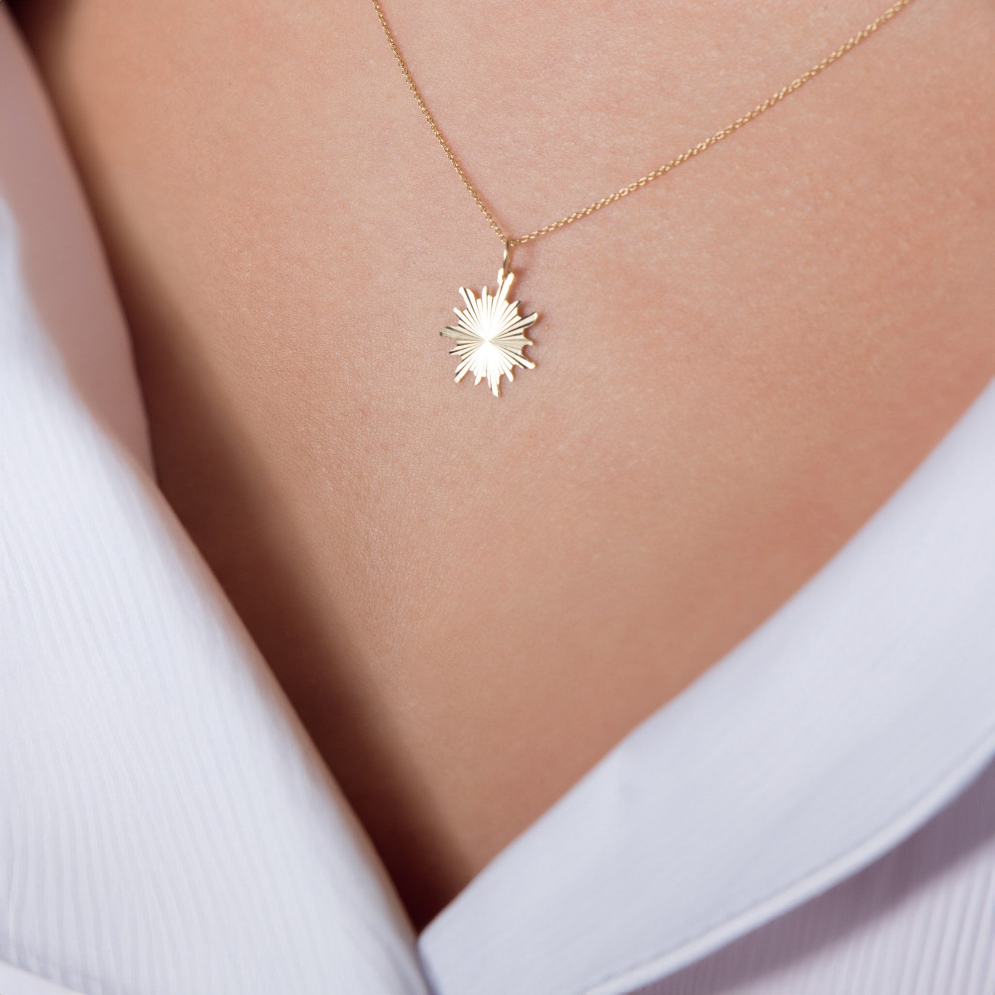 Minimal Sunburst Necklace in 14K Gold