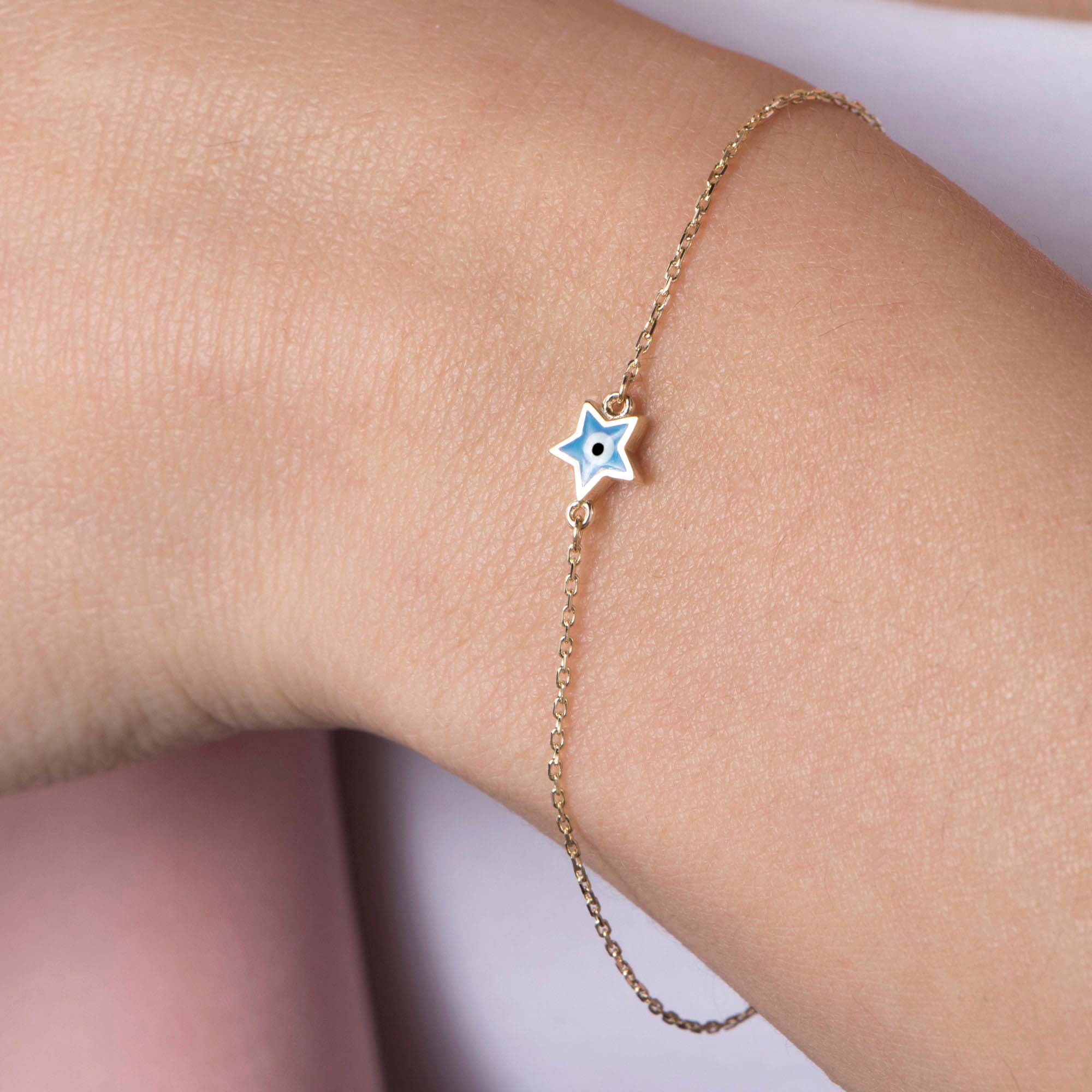 Minimal Star Protection Bracelet in 14K Gold
