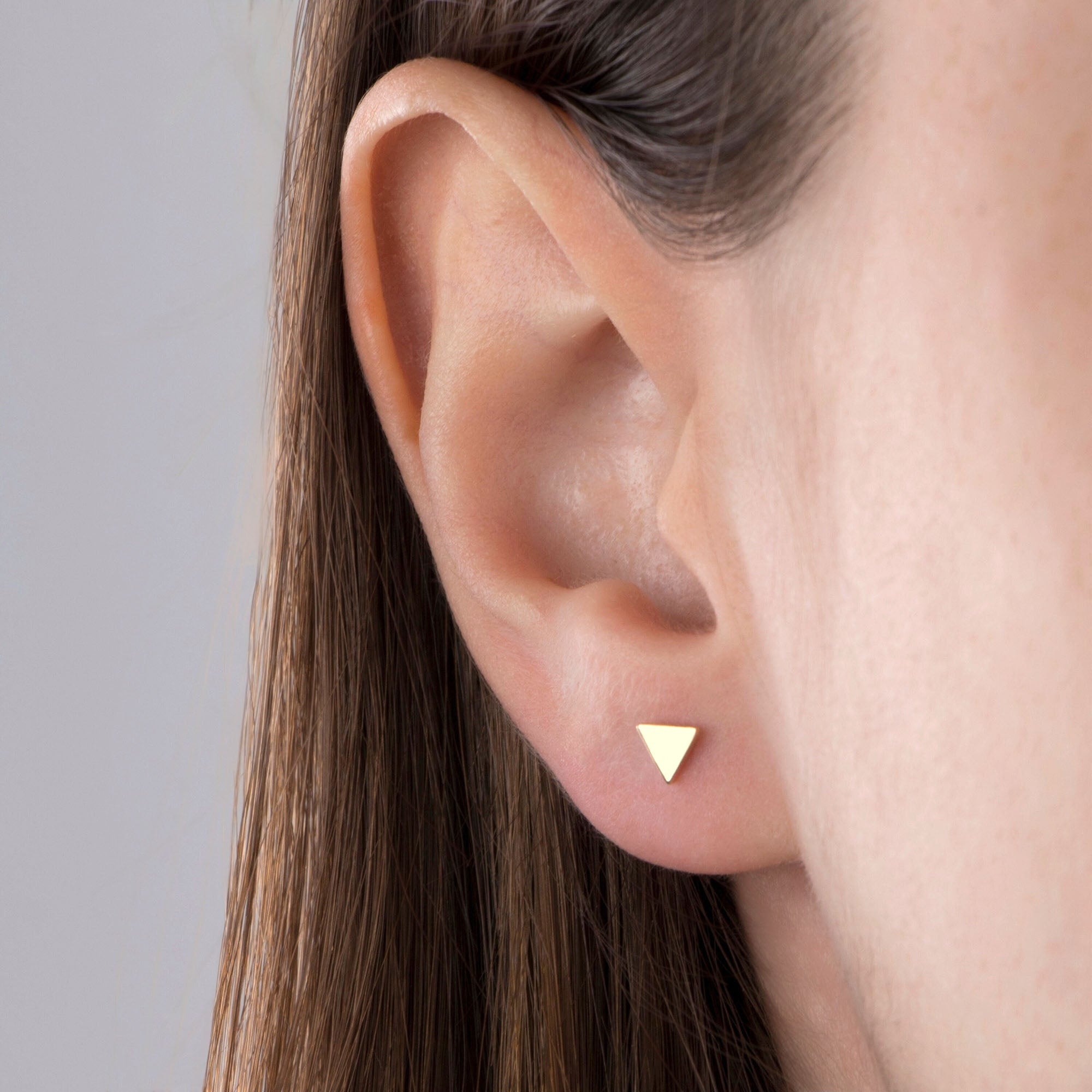 Single Triangle Stud in 14K Gold