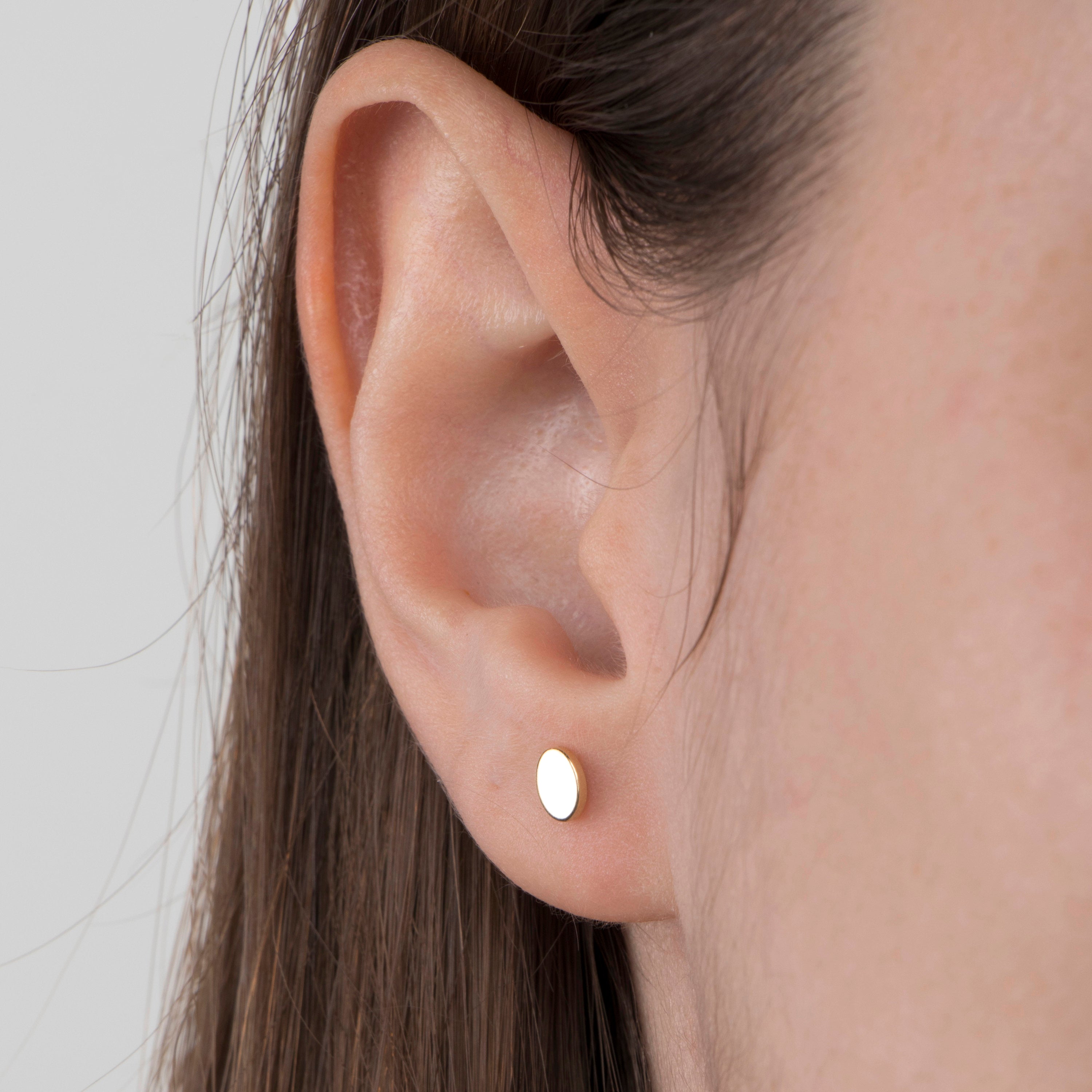 Oval Stud Earrings in 14K Gold