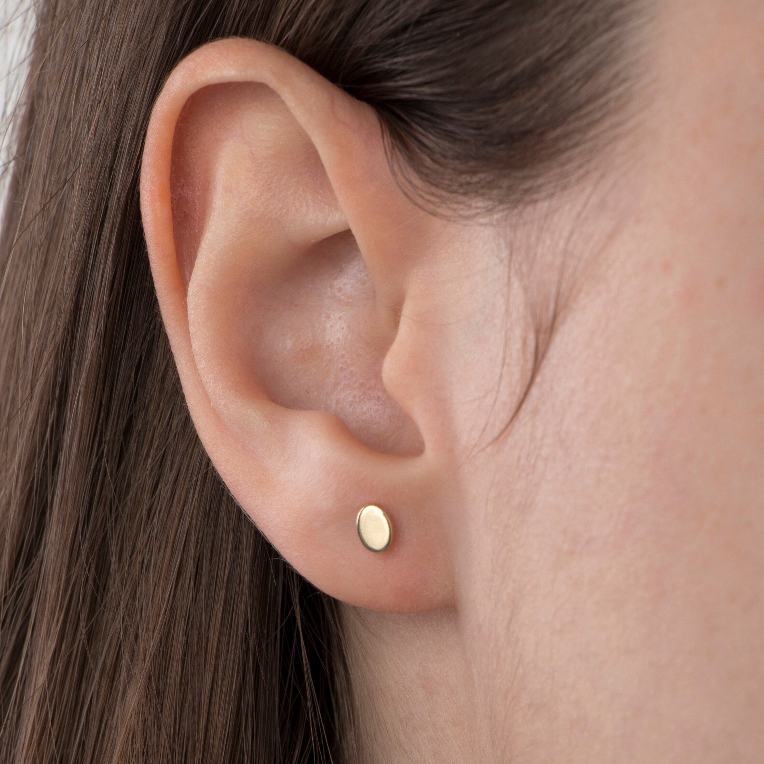 Oval Stud Earrings in 14K Gold