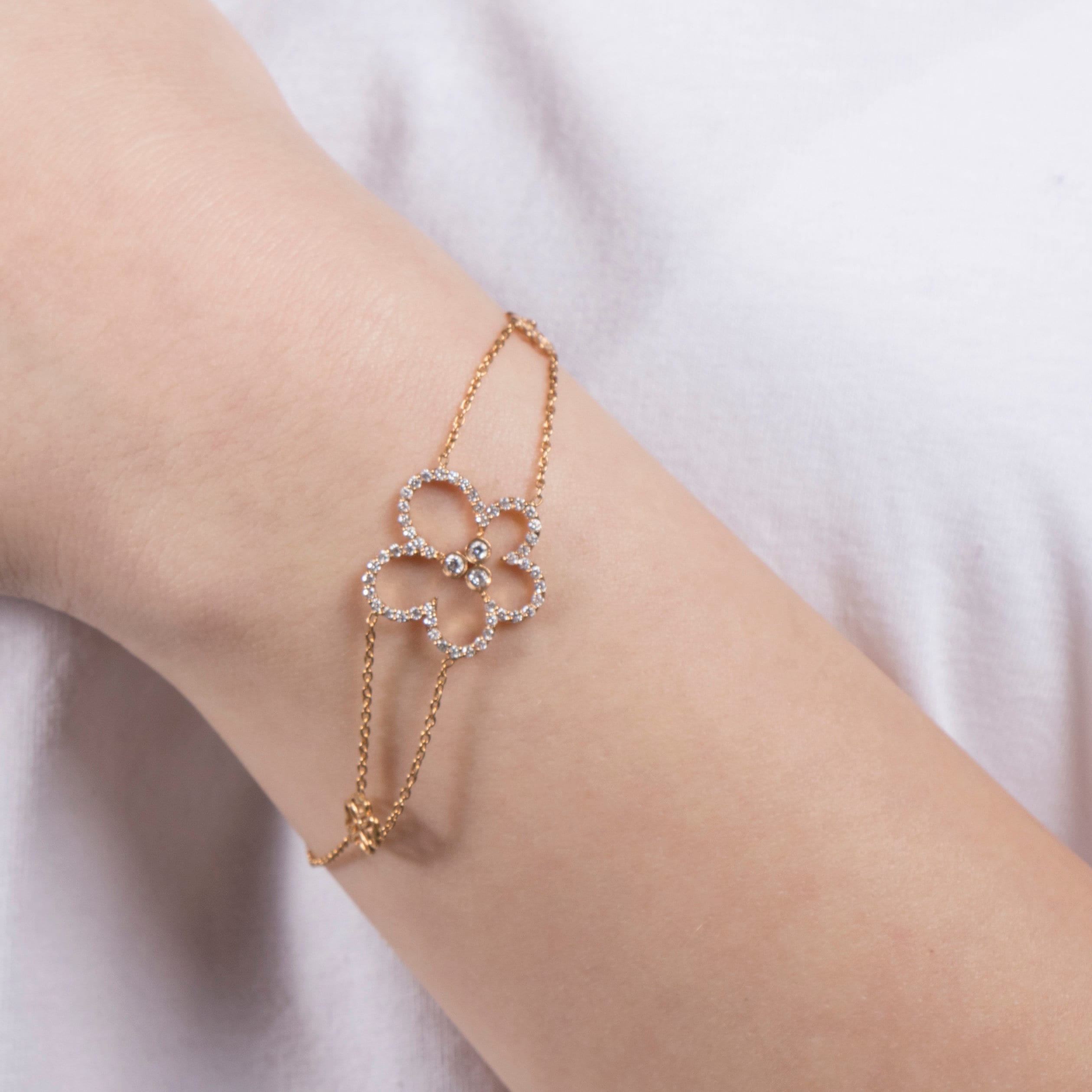 Diamond Flower Bracelet in 18K Gold