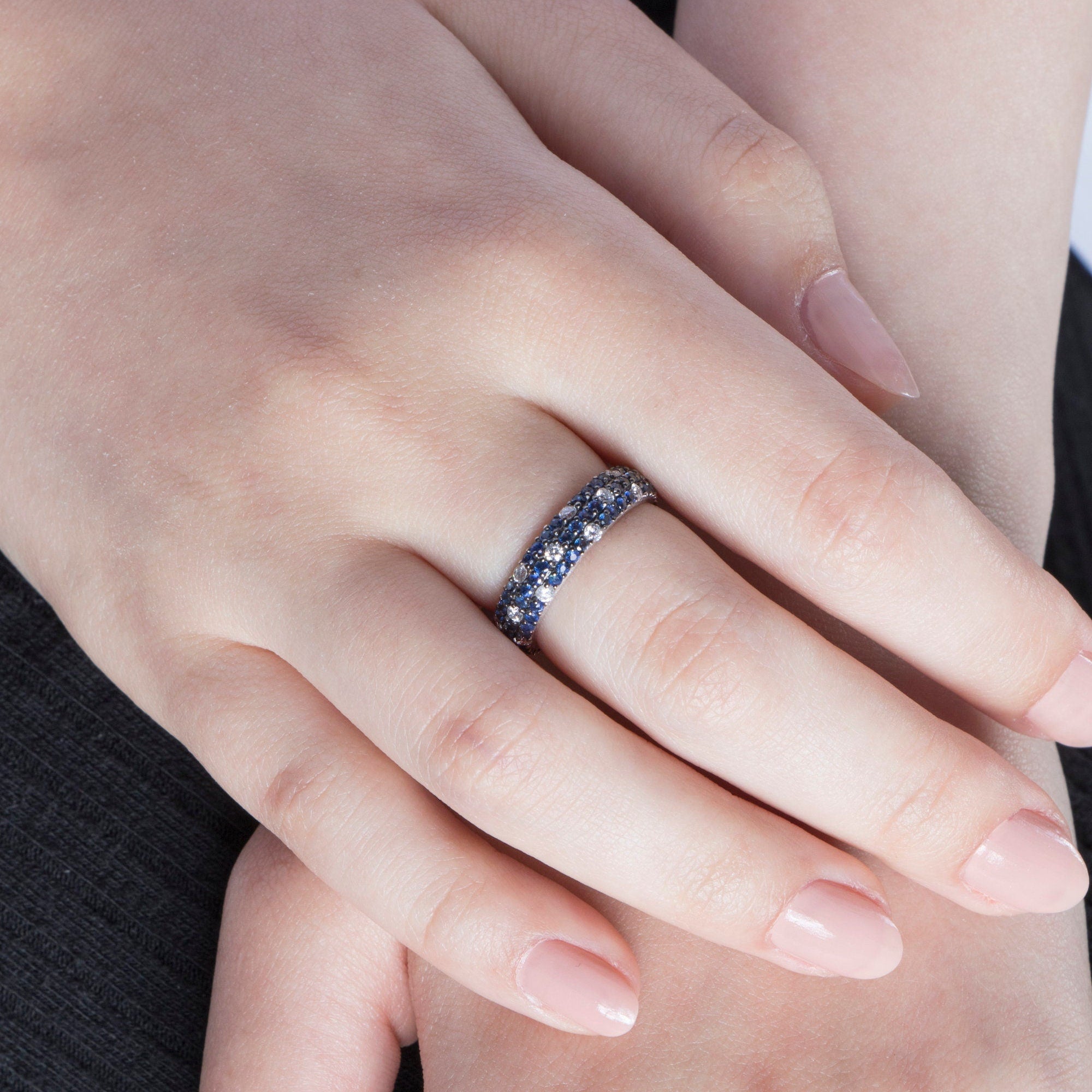 Sapphire and Diamond Eternity Ring in 18K Gold / Blue Classic