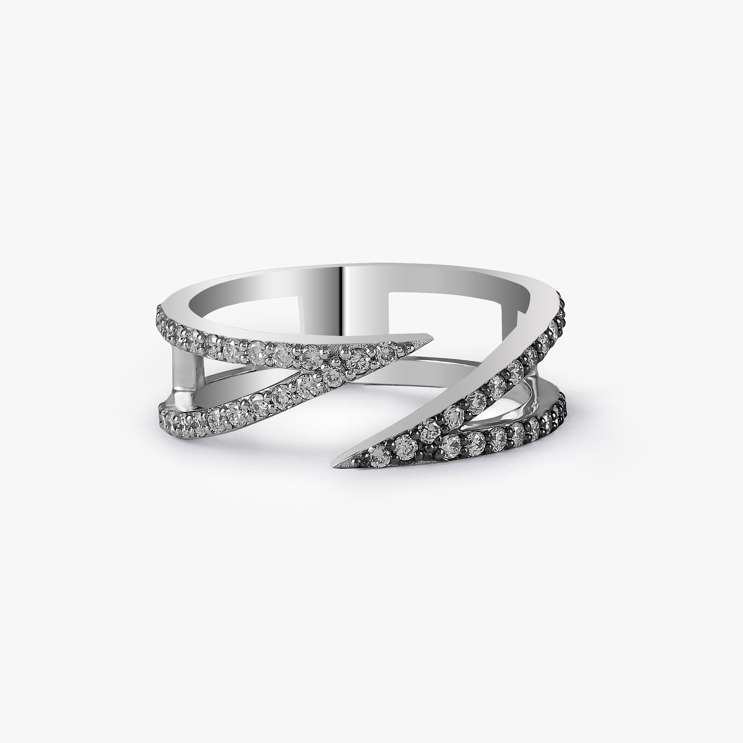 Diamond Ring in 14K Gold / Shark Fin Design